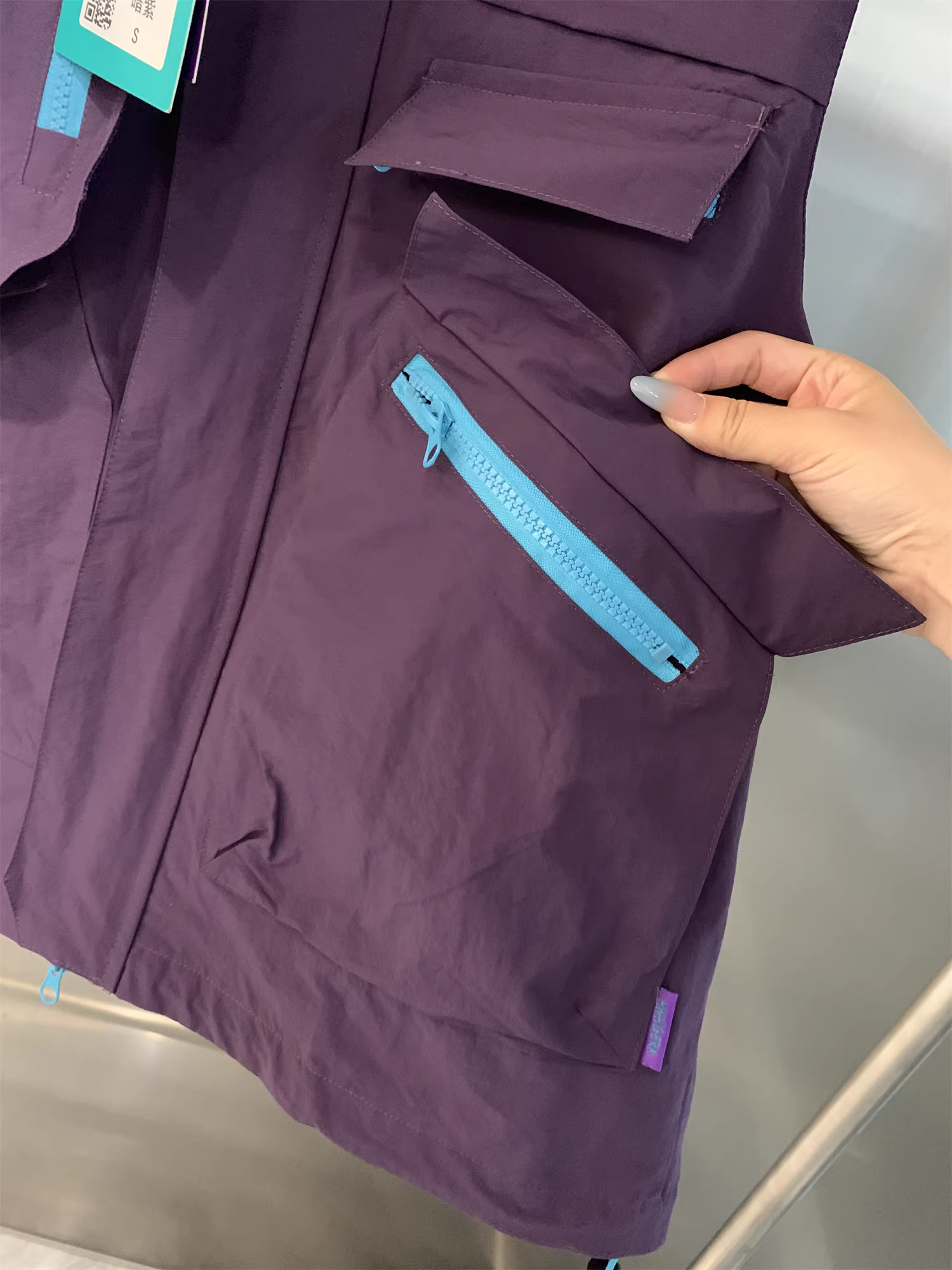 Don Quixote Mountain Series Outdoor! Chức năng đa năng, chống gió và chống thấm nước! Áo vest có mũ trùm đầu, nhiều túi, nhẹ, dành cho nam và nữ.