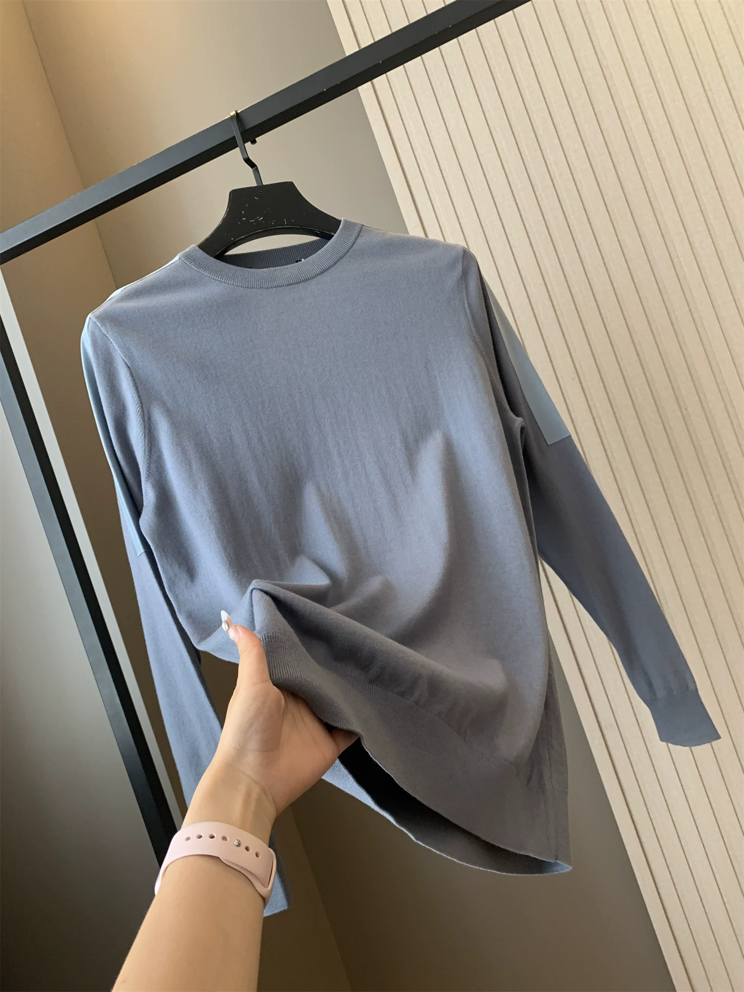 Thương hiệu hàng đầu Don Quixote! Tủ 238! Áo len cổ tròn mùa thu thân thiện với da và mềm mại + phối màu dành cho nam.