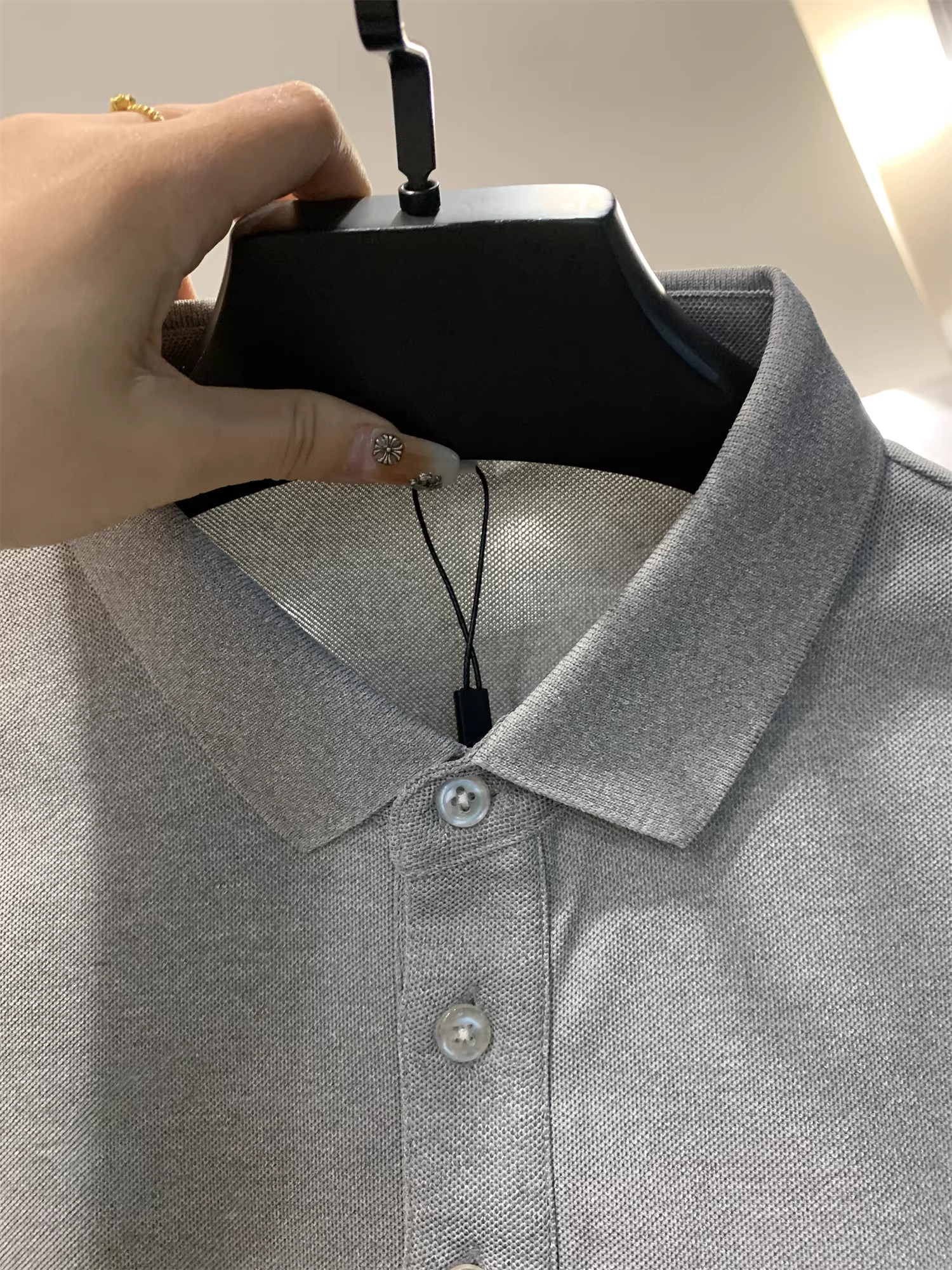 Don Quixote cung cấp vải chống thấm 100%! Áo polo ngắn tay đa năng, chất liệu satin thể thao, kiểu dáng mùa hè dành cho nam.