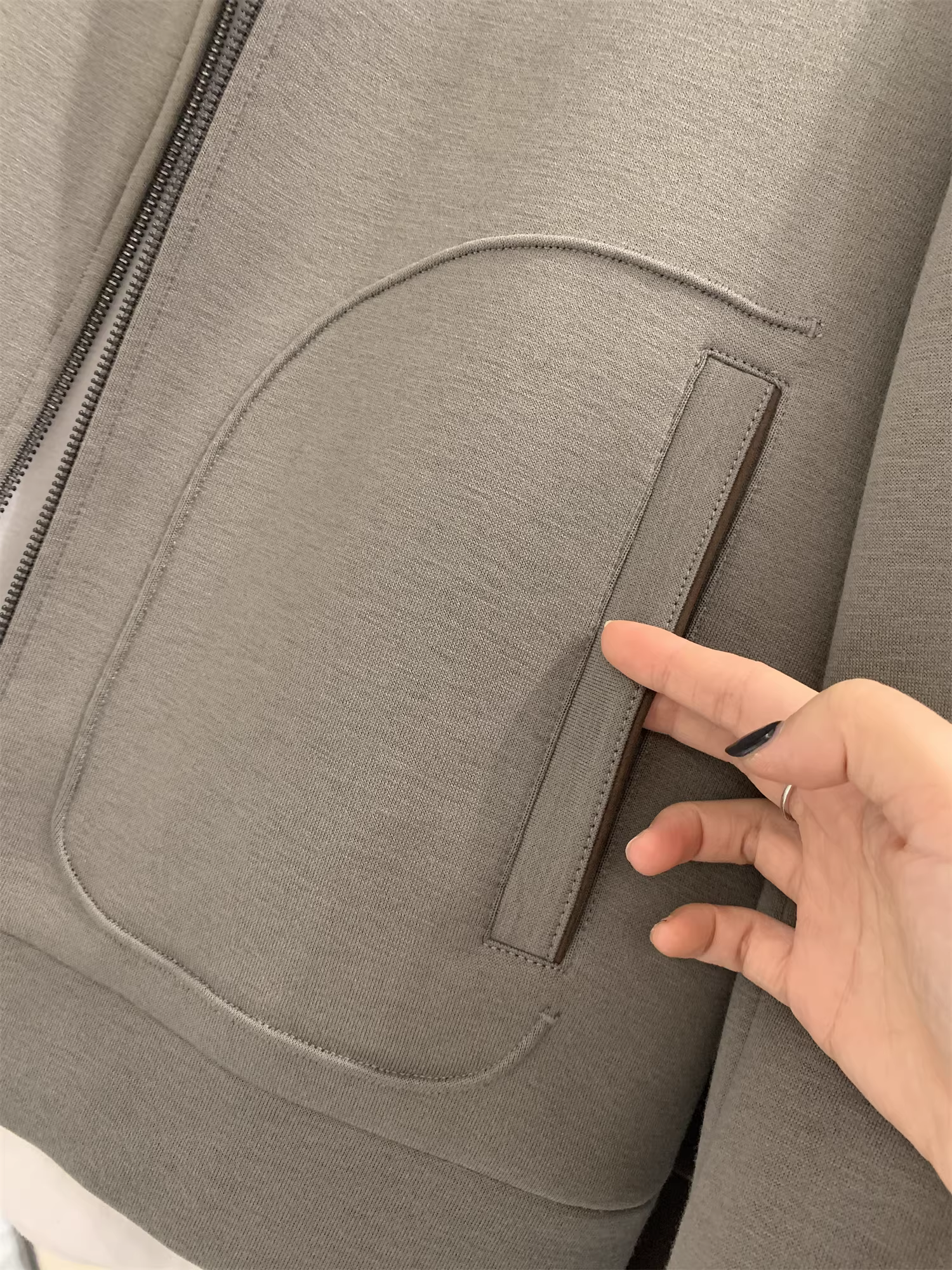 Don Quixote - Sự kết hợp giữa sang trọng Ý và sự giản dị! Sản phẩm cao cấp với mức giá hàng nghìn nhân dân tệ! Áo khoác công sở nhẹ nhàng, chất liệu pha len cừu.