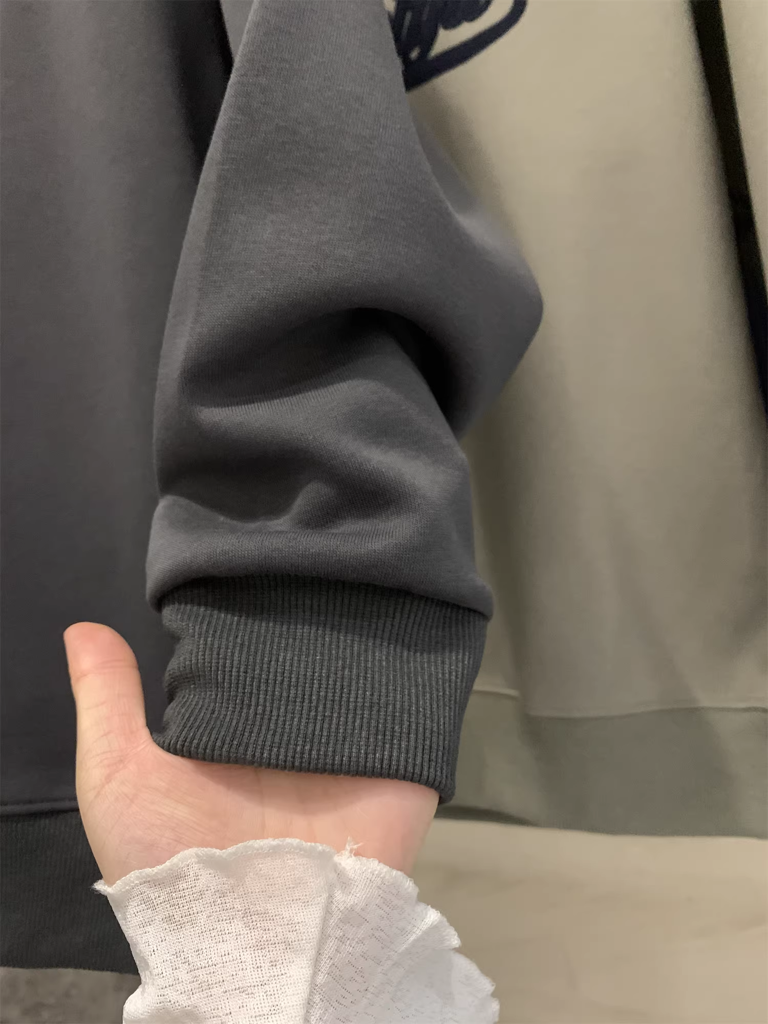 Đơn đặt hàng của Don Quixote Company! Thêu 3D nặng ký! Áo nỉ cổ tròn cổ điển mùa thu dành cho nam hợp thời trang