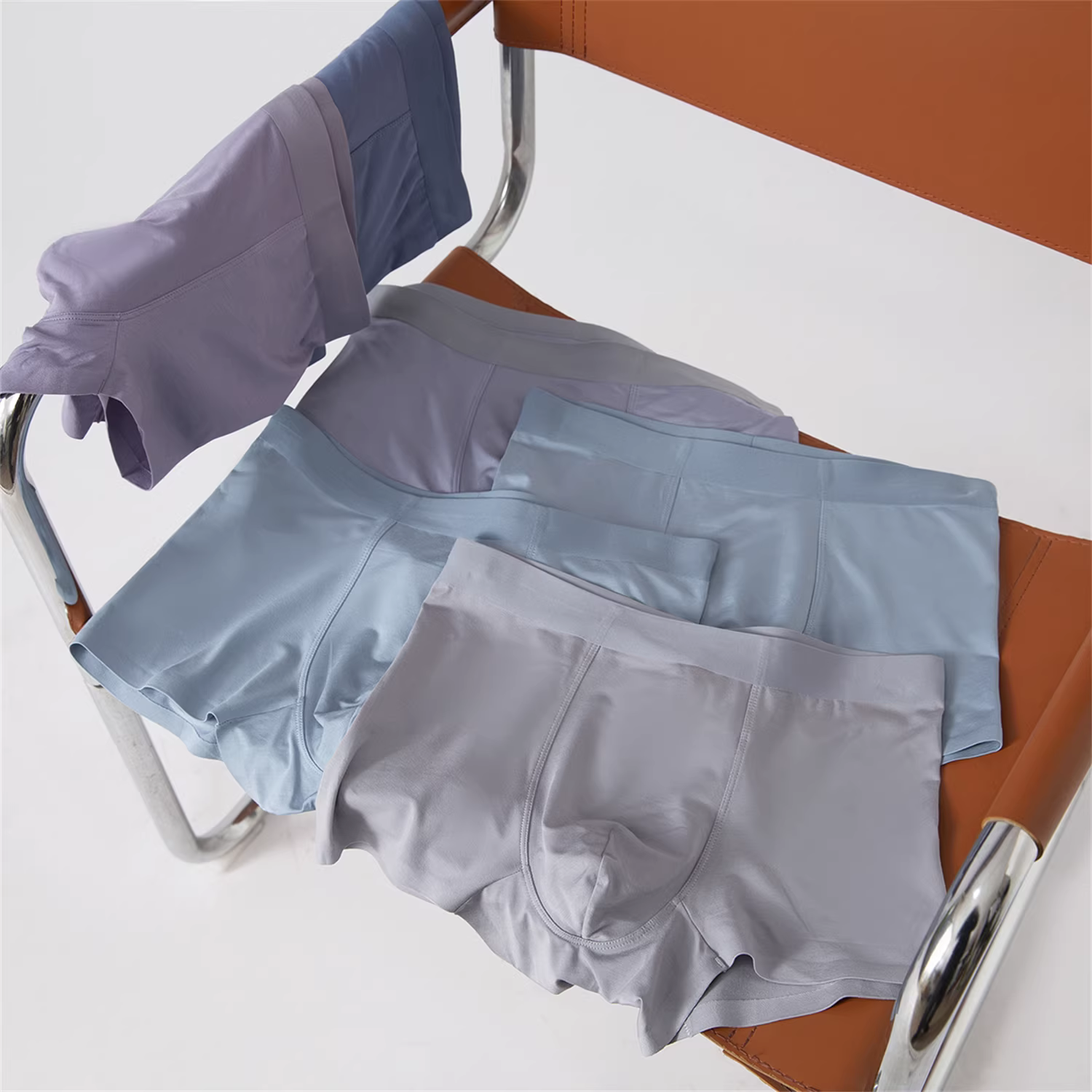 Don Quixote, đồ dùng tuyệt vời! Một hộp chứa ba đôi! Công nghệ liền mạch, thoải mái, co giãn, quần lót nam màu trơn.