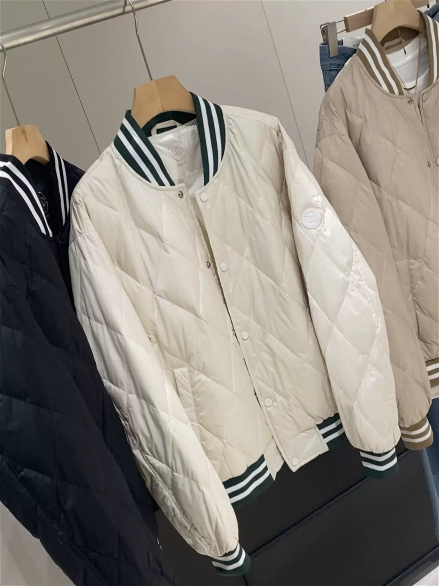 Giảm giá Don Quixote! Áo khoác cổ bóng chày nhẹ, mềm mại, ấm áp dành cho cặp đôi mùa đông.