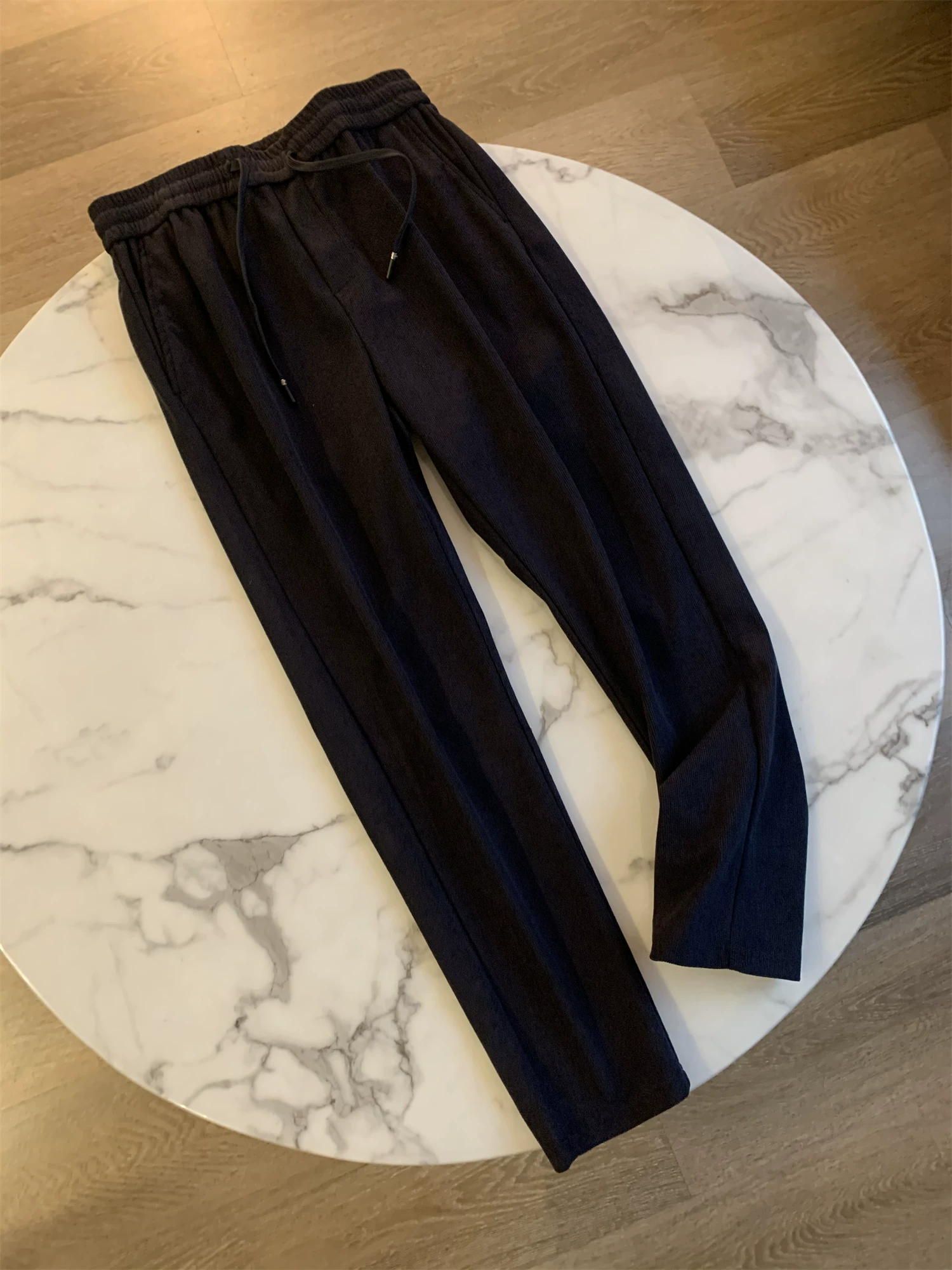 Don Quixote, số lượng nhiều hơn, không tăng giá! Chất liệu vải nhung cao cấp! Quần âu nam ống đứng lưng thun mùa thu.