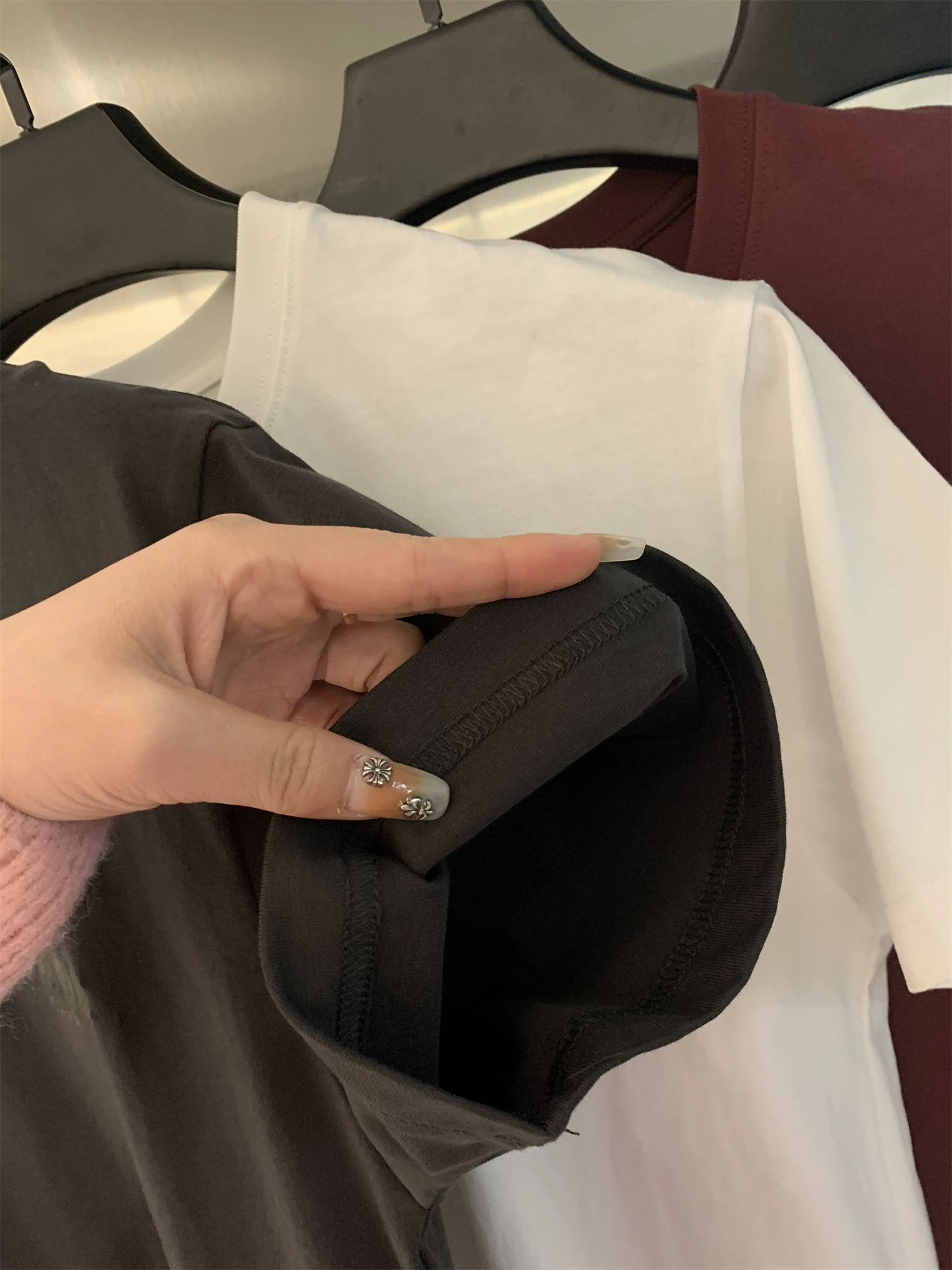 Áo thun nam Don Quixote phong cách Mỹ giản dị! Giặt và làm mềm! Áo thun ngắn tay màu trơn thêu họa tiết mùa hè mềm mại và thân thiện với da.