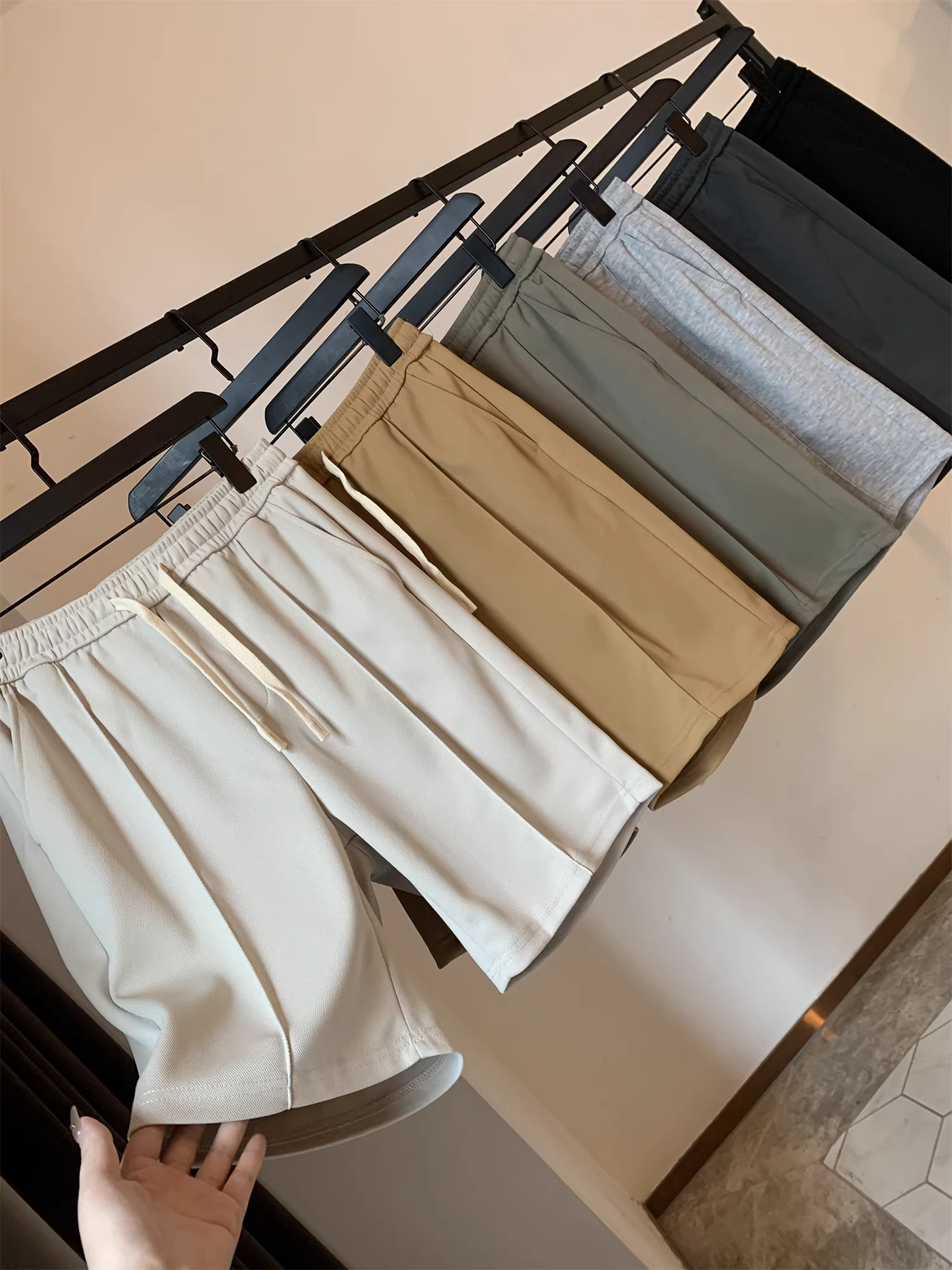 Vải bánh quế tinh tế Don Quixote! Thân thiện với làn da và thoáng khí! Quần short nam thẳng lưng thun co giãn mùa hè