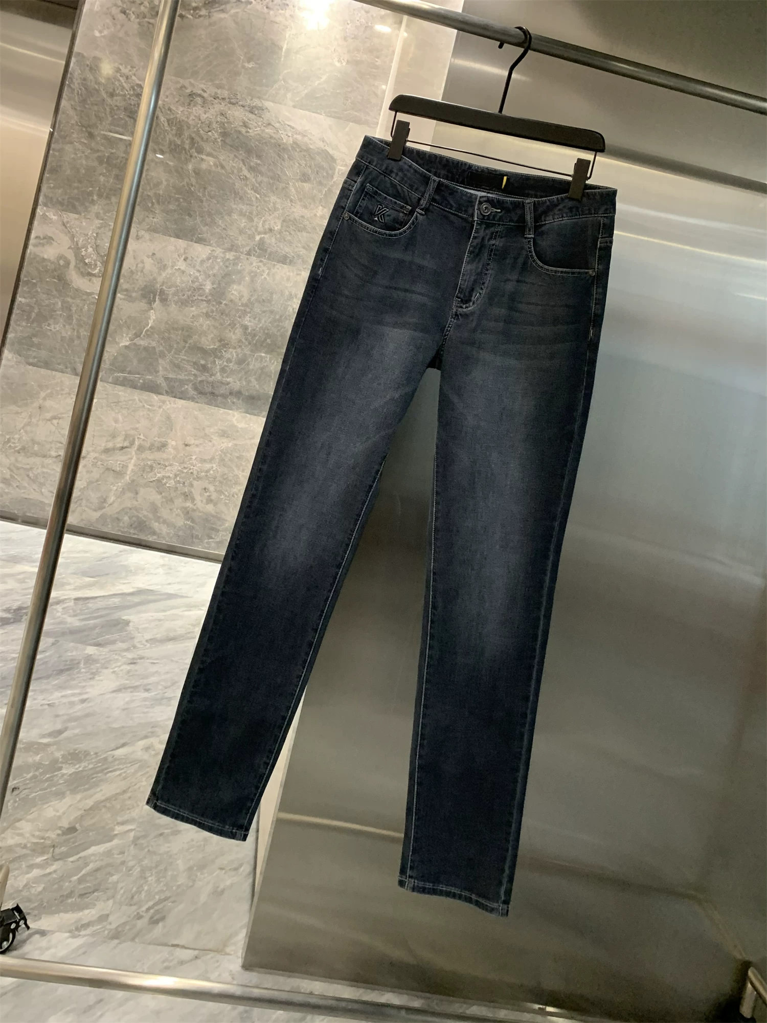 Don Quixote, độ đàn hồi tuyệt vời! Quá trình giặt là nặng nề! Quần jean ống đứng co giãn, thân thiện với da, hợp thời trang mùa hè dành cho nam.