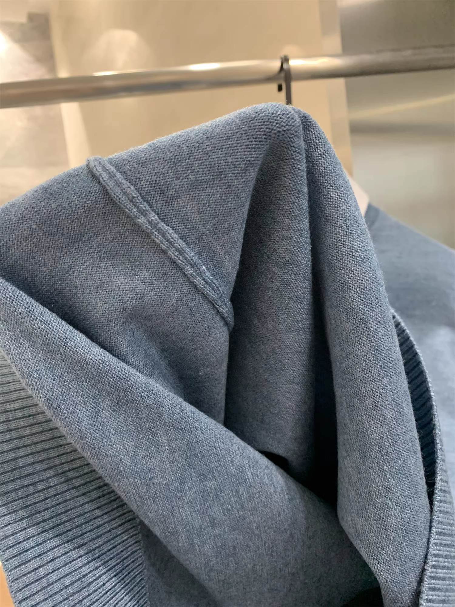 Hàng chất lượng thương hiệu Don Quixote H! Thiết kế giả hai mảnh! Áo len dệt kim cổ cao ấm áp thân thiện với làn da nam mùa thu.