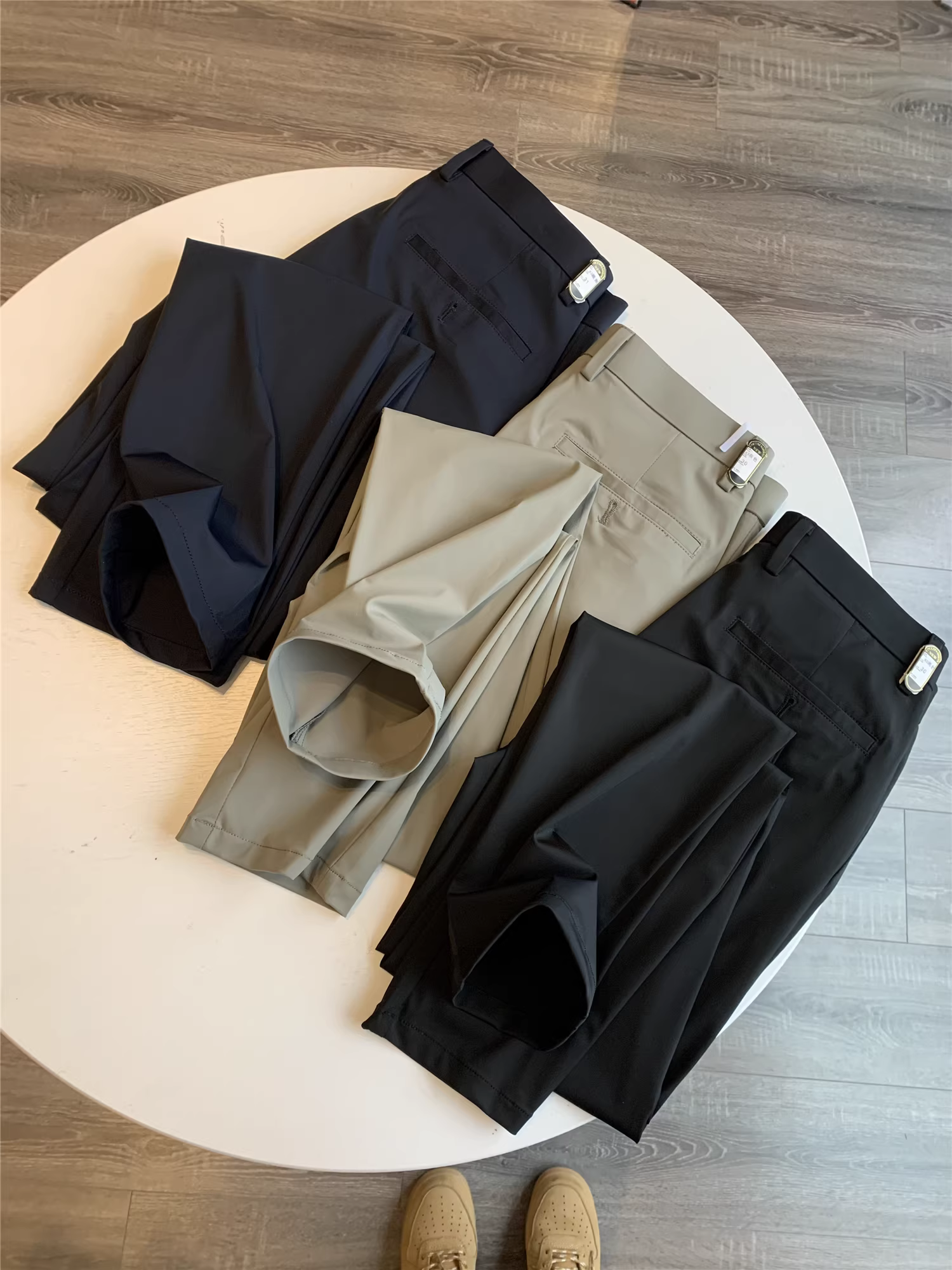 Đơn đặt hàng của Don Quixote Company! Quần dài nam công sở chất liệu lụa sữa mềm mại, thoáng khí, co giãn, mùa xuân/hè