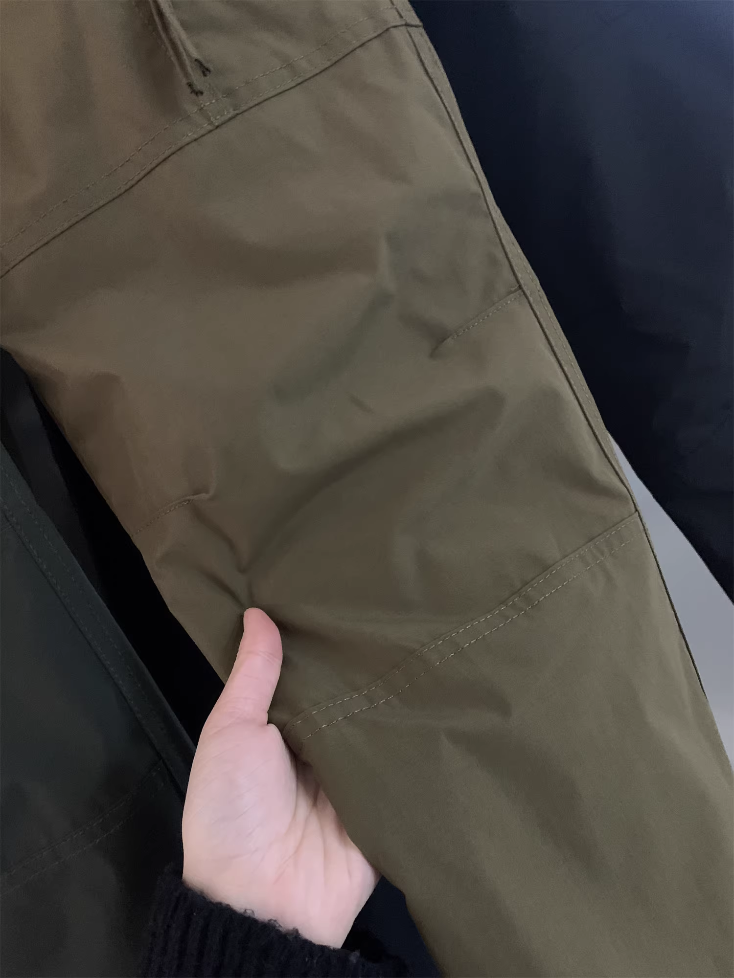 Don Quixote rất mạnh mẽ và đẹp trai! Có lớp lót lông cừu và dày dặn! Quần tây công sở nhiều túi, dáng thẳng, chất liệu kaki, thích hợp cho mùa thu đông dành cho nam.