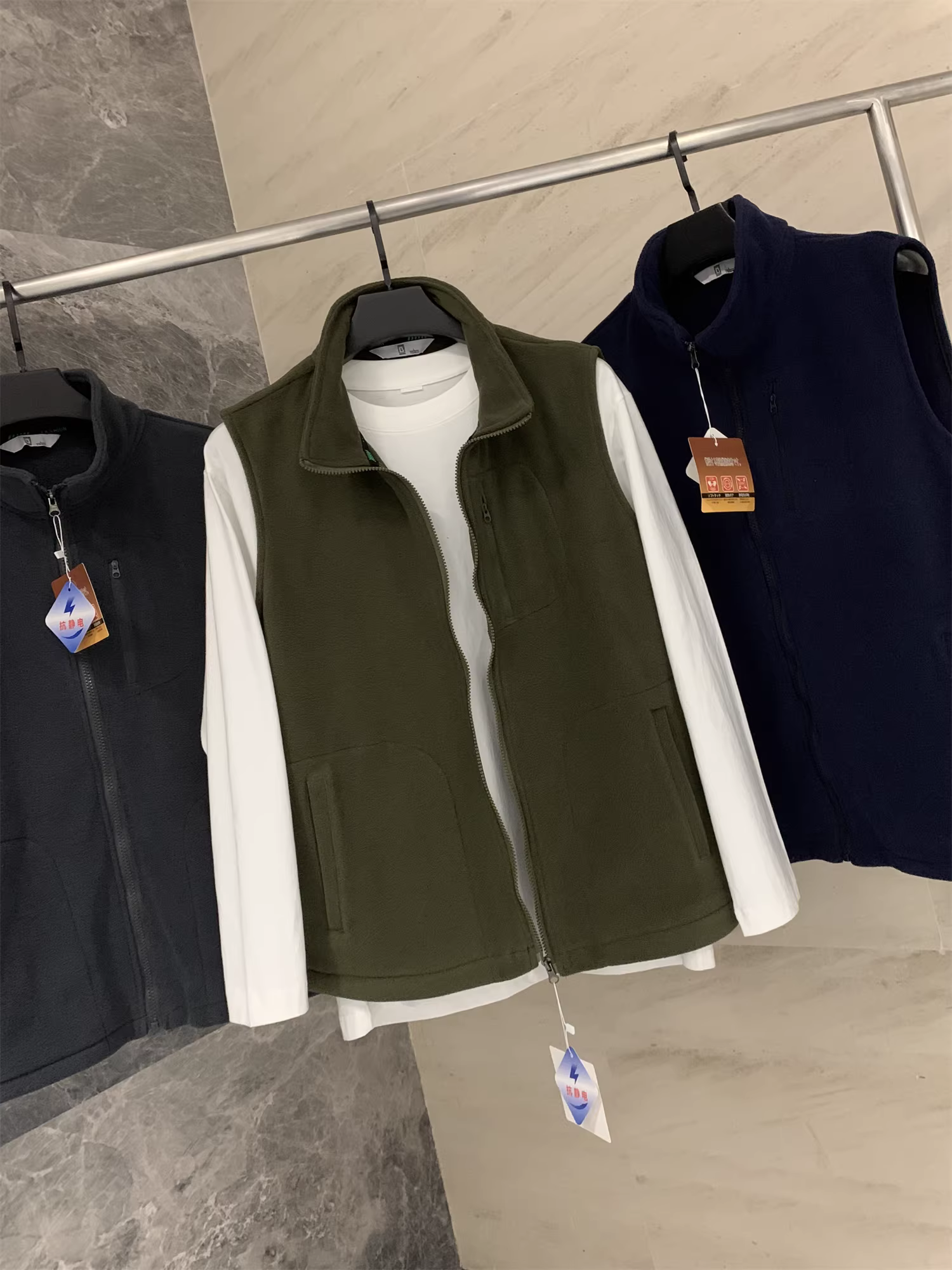 Dòng sản phẩm ngoài trời Don Quixote! Lông cừu cực mềm + lông cừu tổng hợp siêu mềm dành cho trẻ em! Áo vest nam mùa đông