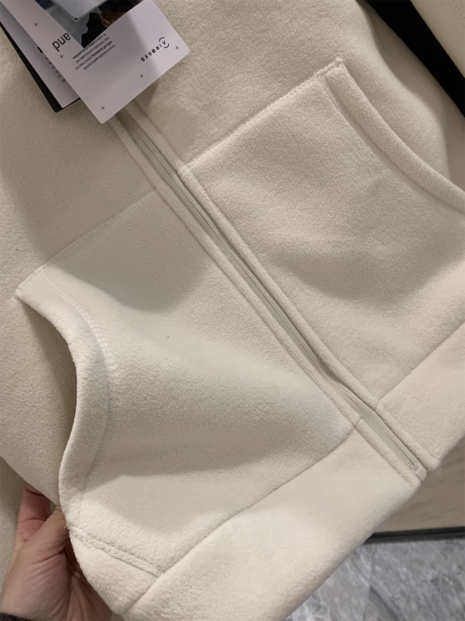 Don Quixote: Một chiếc áo có thể giữ ấm bạn suốt mùa đông! Trọng lượng nặng 680g! Áo khoác có mũ trùm đầu bằng lông cừu dày hai mặt dành cho nam giới trong mùa thu và mùa đông.