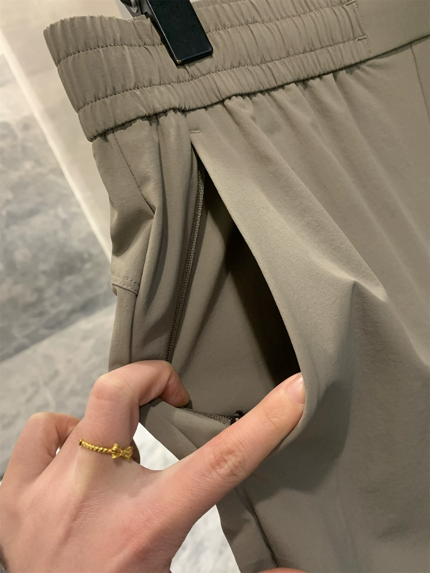 Quần nam Don Quixote ODM! Quần đa năng, nhẹ, bền, nhanh khô, thoáng khí, dáng thẳng, phong cách thường ngày.