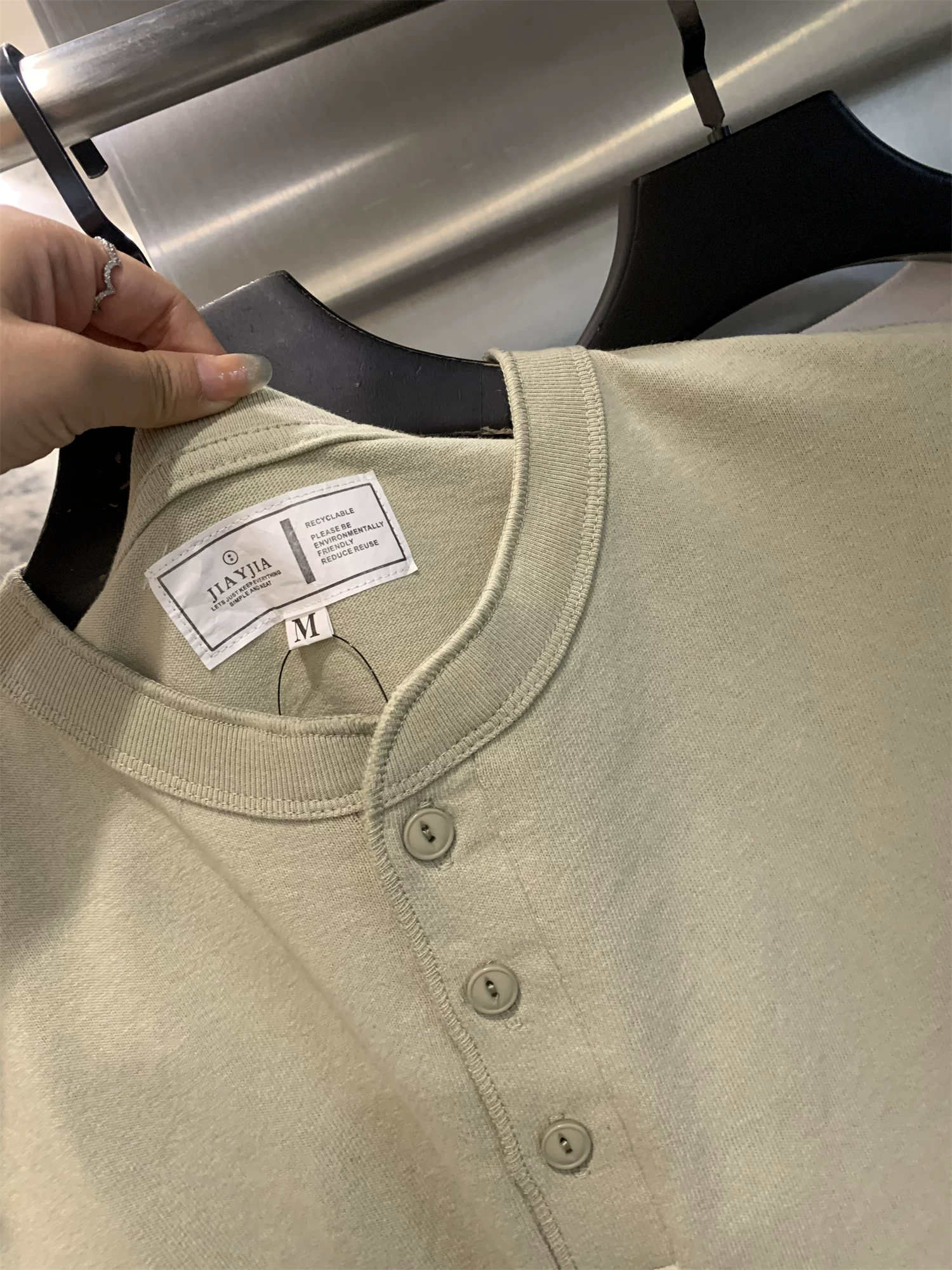 Đơn đặt hàng của Don Quixote Company! Áo thun nam mùa hè dáng rộng đa năng cổ Henley nửa khóa kéo chất liệu cotton nguyên chất màu trơn tay ngắn