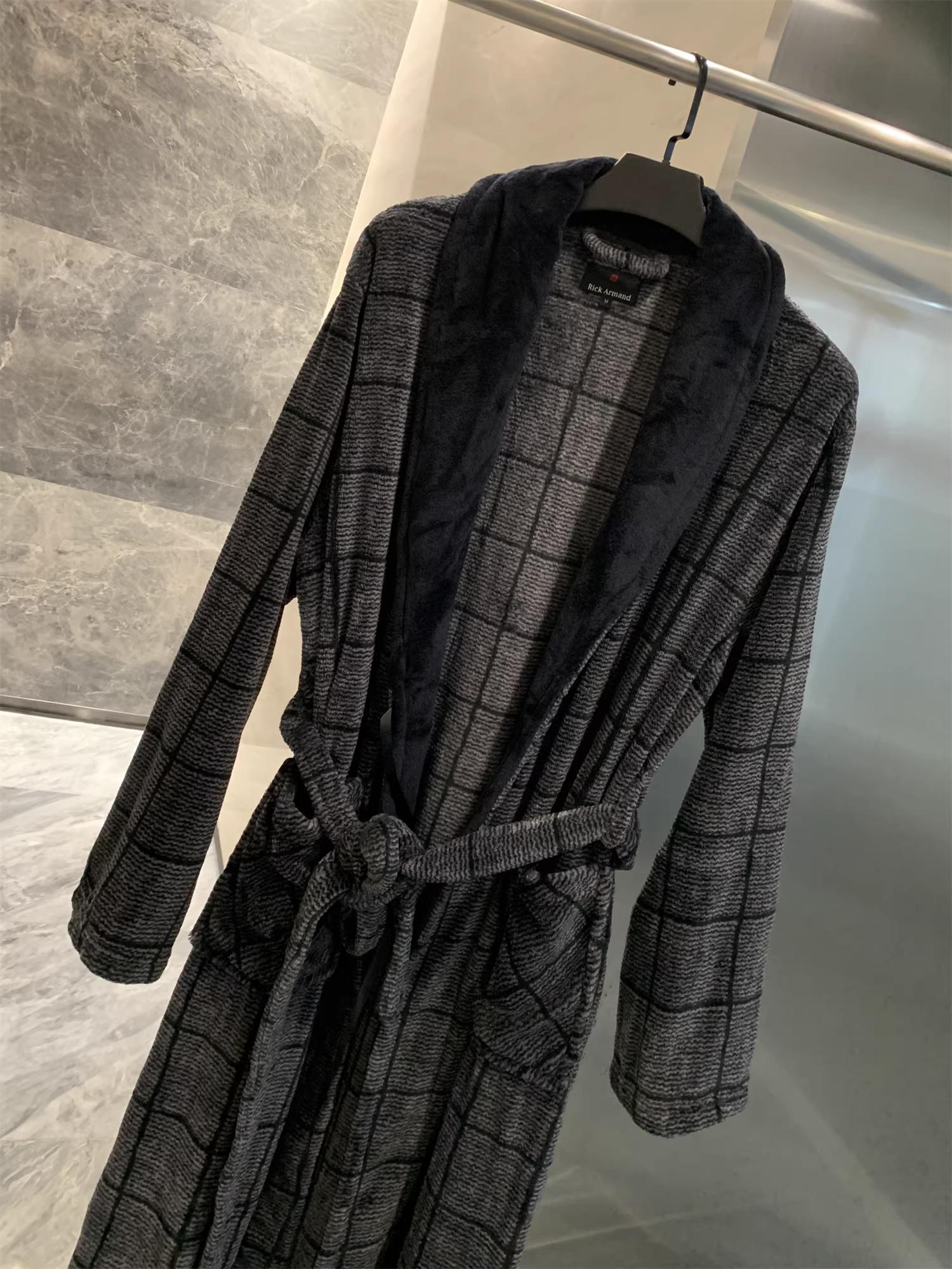 Don Quixote, hãy đi cho đi! Áo choàng flannel hai lớp ấm áp! Áo choàng ngủ dài kẻ ca rô mùa thu đông.