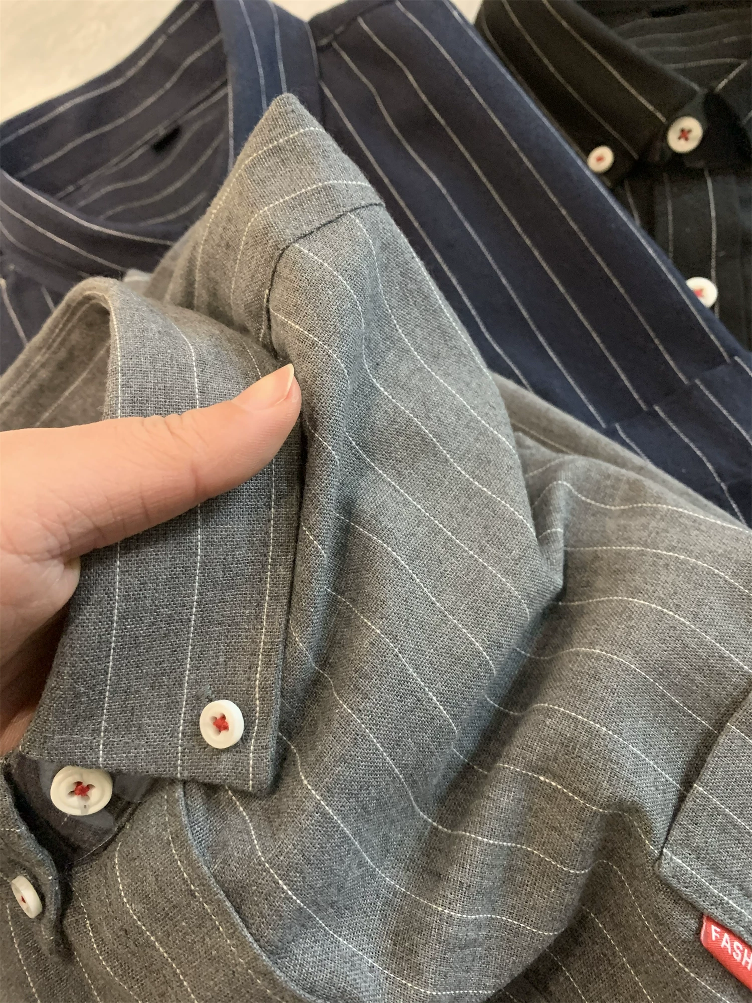 Áo sơ mi dài tay kẻ sọc nam Don Quixote ODM, sản phẩm độc quyền! Chất liệu cotton dài sợi dệt thủ công, mềm mại, tinh tế, đa năng.