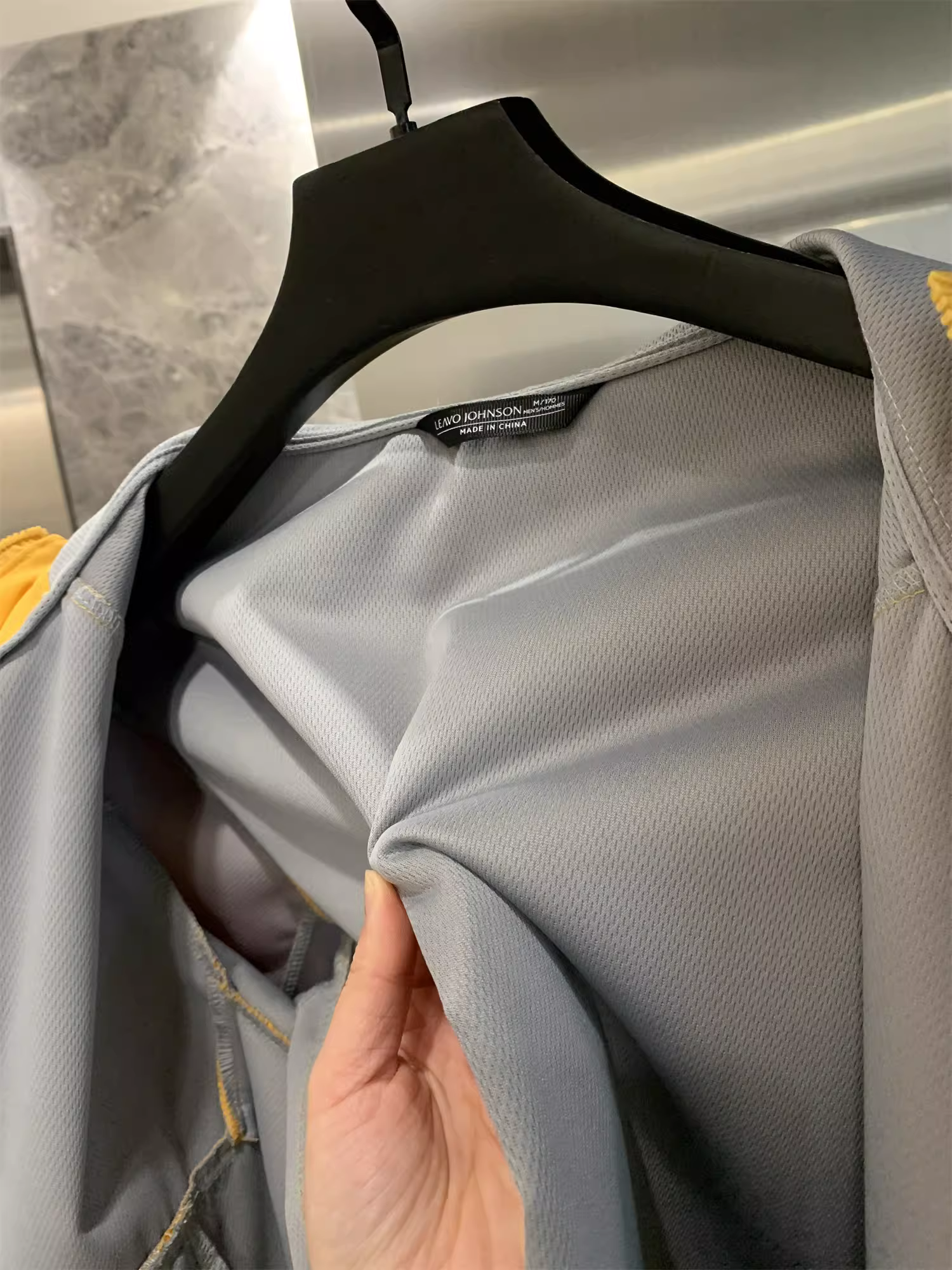 Don Quixote Leavo Johnson Leo Johnson Outdoor! Áo khoác có mũ trùm đầu dành cho cặp đôi chống gió và chống thấm nước hợp thời trang