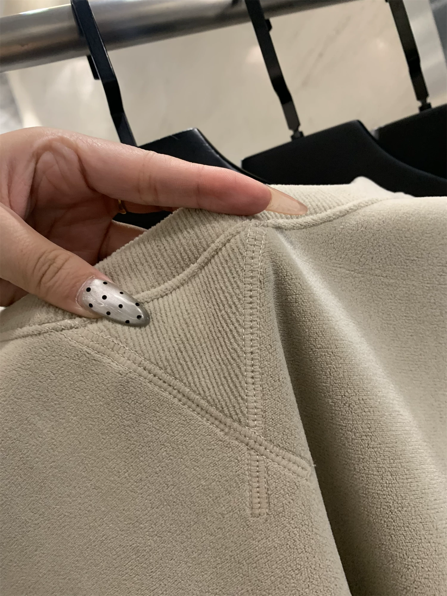 Áo len pha len Don Quixote! Lông cừu Áo len dày dặn của Áo! Áo len chui đầu giữ ấm, chống gió, màu trơn mùa thu đông dành cho nam.