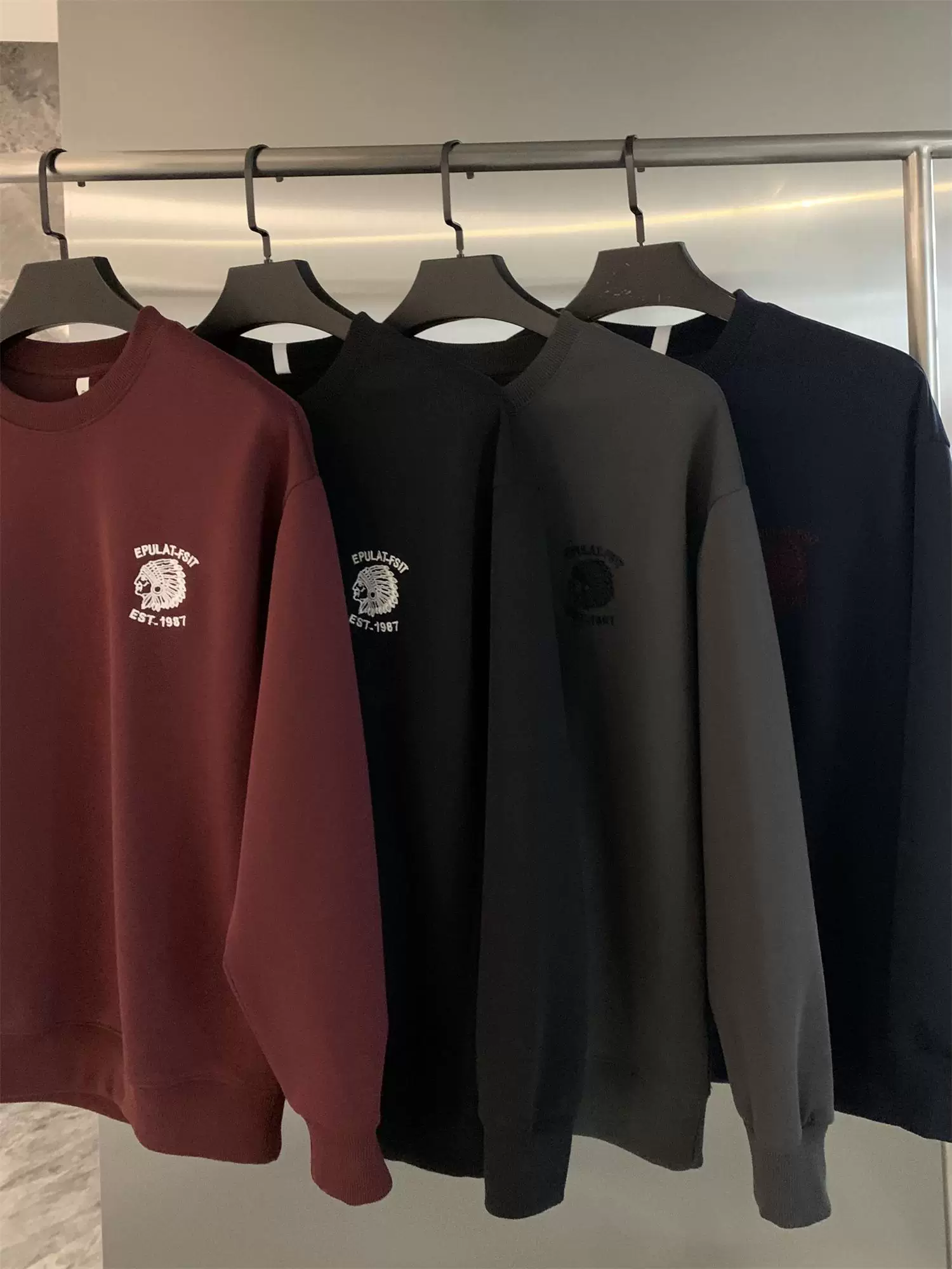 Don Quixote Bộ sưu tập mới mùa thu! Thêu tinh tế! Áo thun nam cổ tròn màu trơn thông thường đa năng hợp thời trang