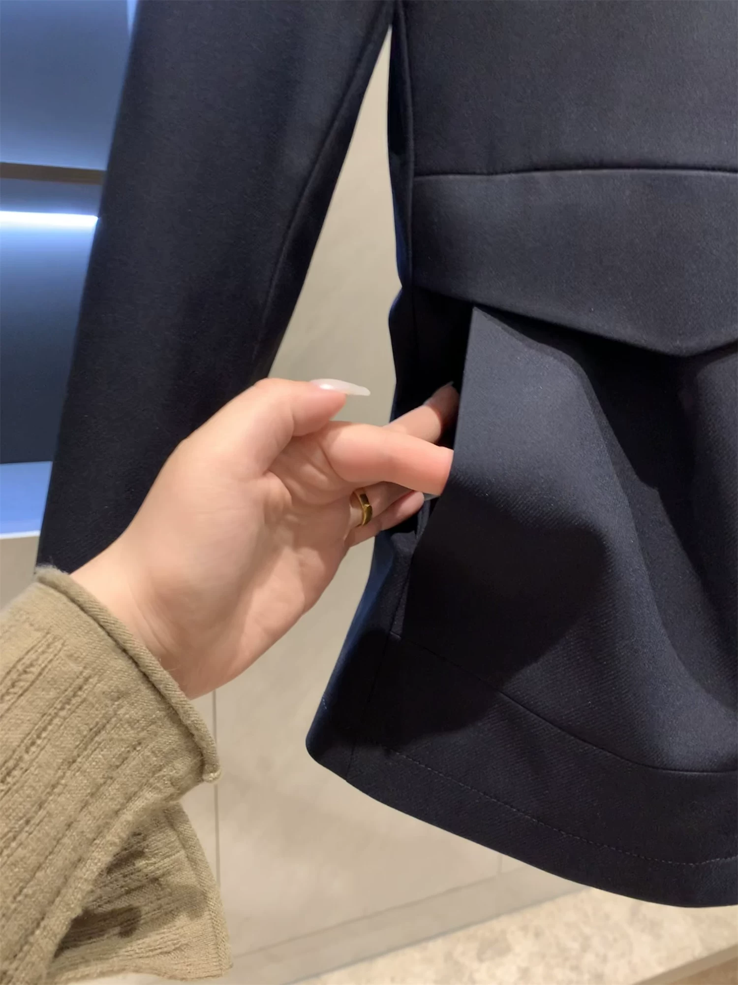 Áo khoác nam công sở lịch lãm, chất liệu mềm mại, không nhăn, dáng thẳng, kiểu dáng thời trang của công ty sản xuất Don Quixote ODM!