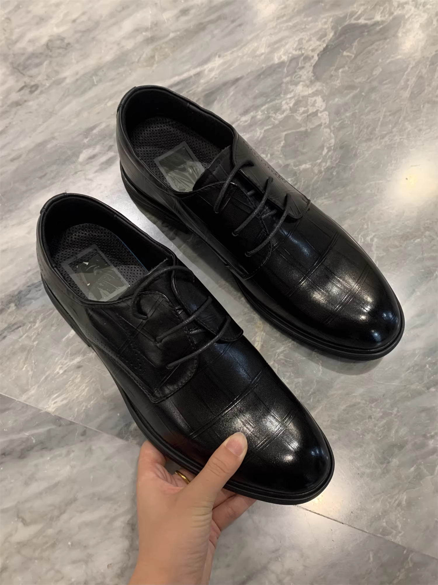 Ưu đãi đặc biệt Don Quixote! Giày da nam mùa xuân thu, chất liệu da bò thoáng khí, kiểu dáng lịch sự nhưng thoải mái.