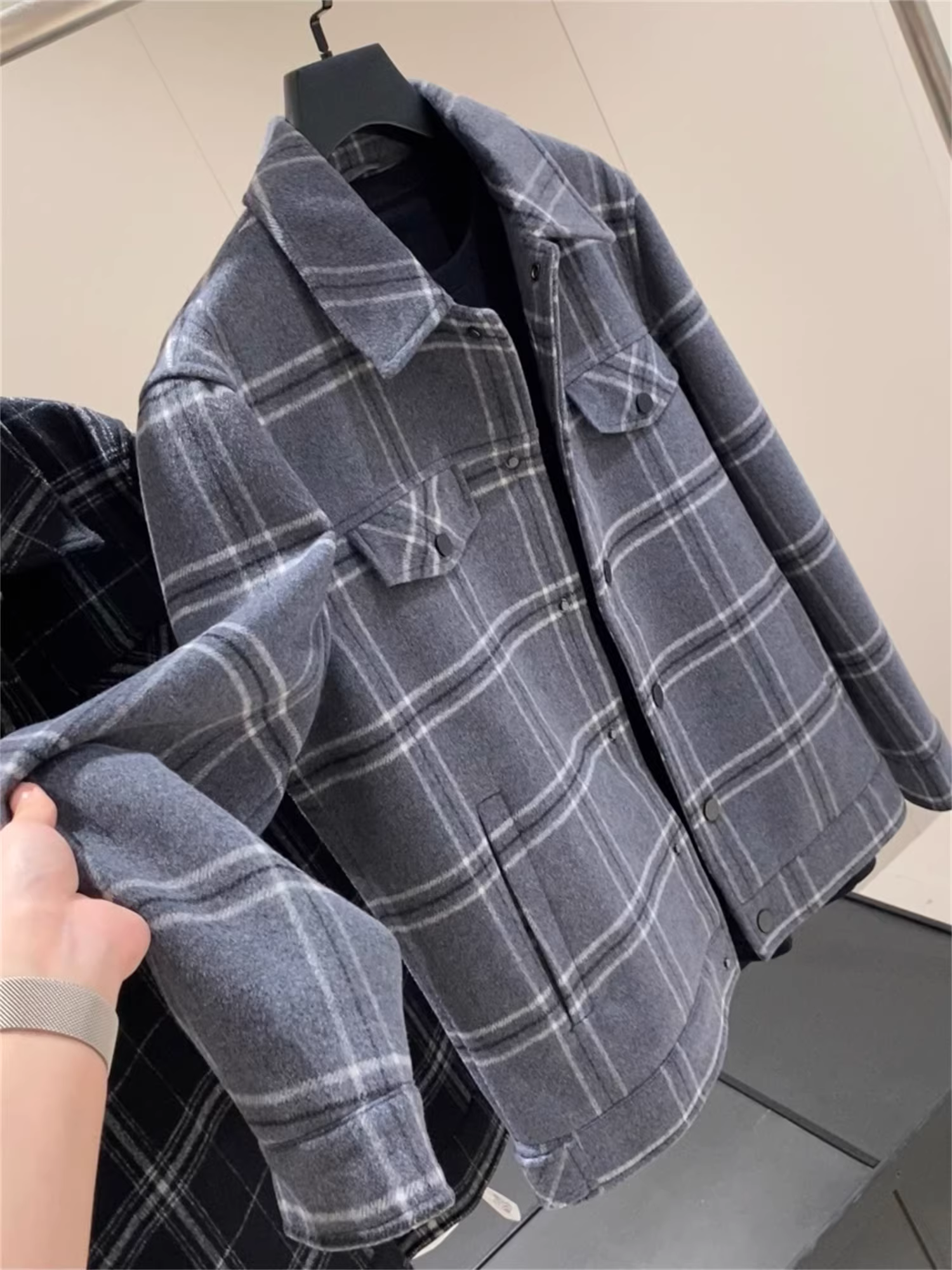 Ưu đãi của thương hiệu Don Quixote H! Giá ngoại tuyến 798! Áo khoác len hai mặt kẻ sọc đa năng, nhẹ nhàng, phong cách công sở mùa thu đông.