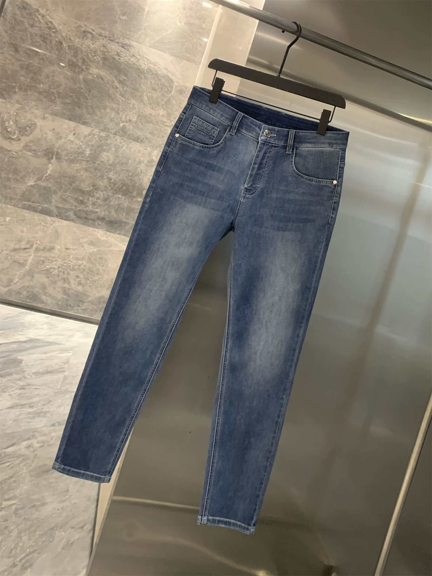 Don Quixote độ đàn hồi cao và thoải mái! Giặt bền bỉ! Quần jean nam dáng thẳng đa năng, thời trang mùa xuân hè.