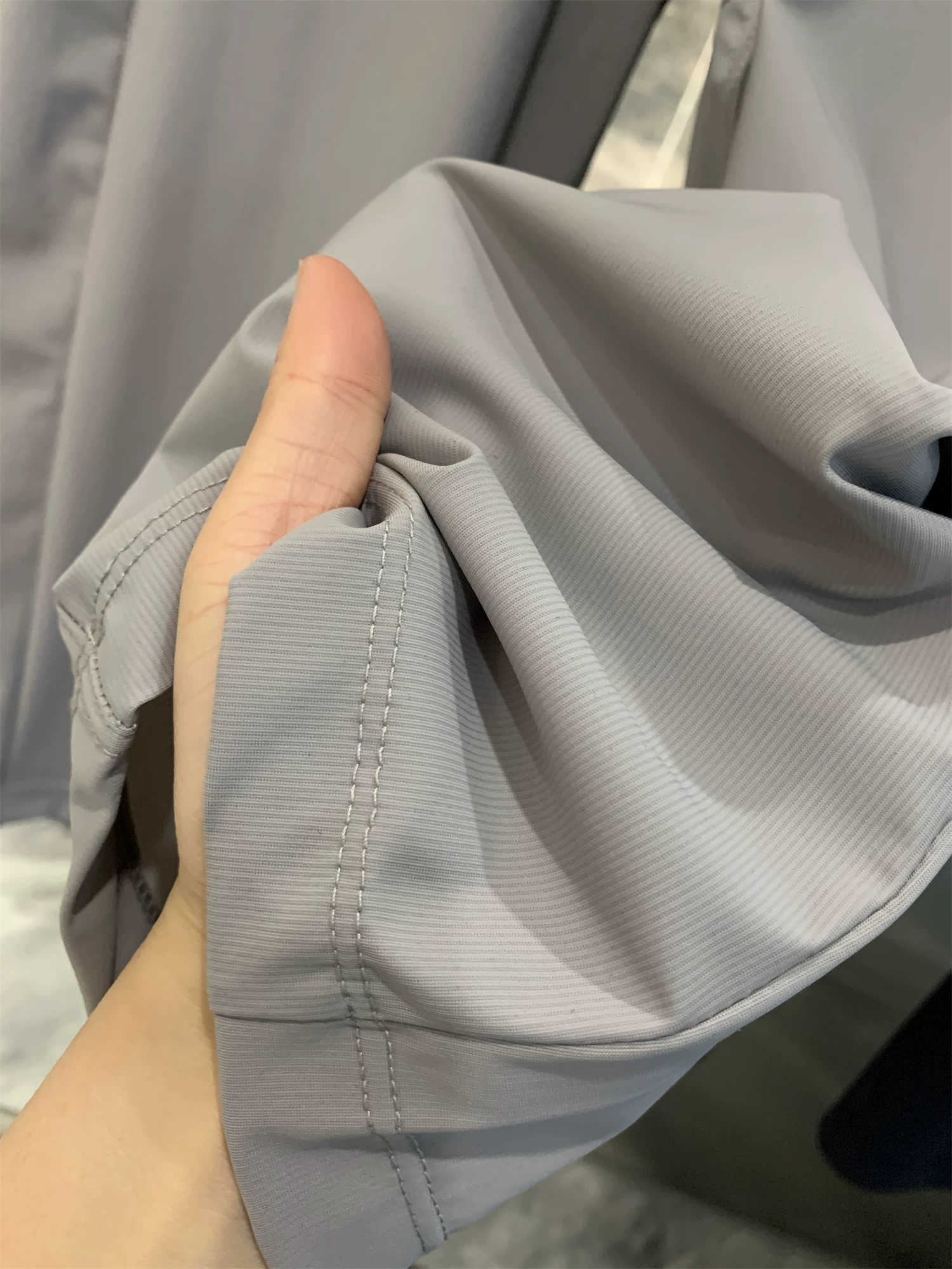 Don Quixote Banana Series! Mát mẻ và thoáng khí, co giãn bốn chiều! Quần nam mùa hè chất liệu lụa đá co giãn, kiểu dáng ôm vừa vặn, thời trang.