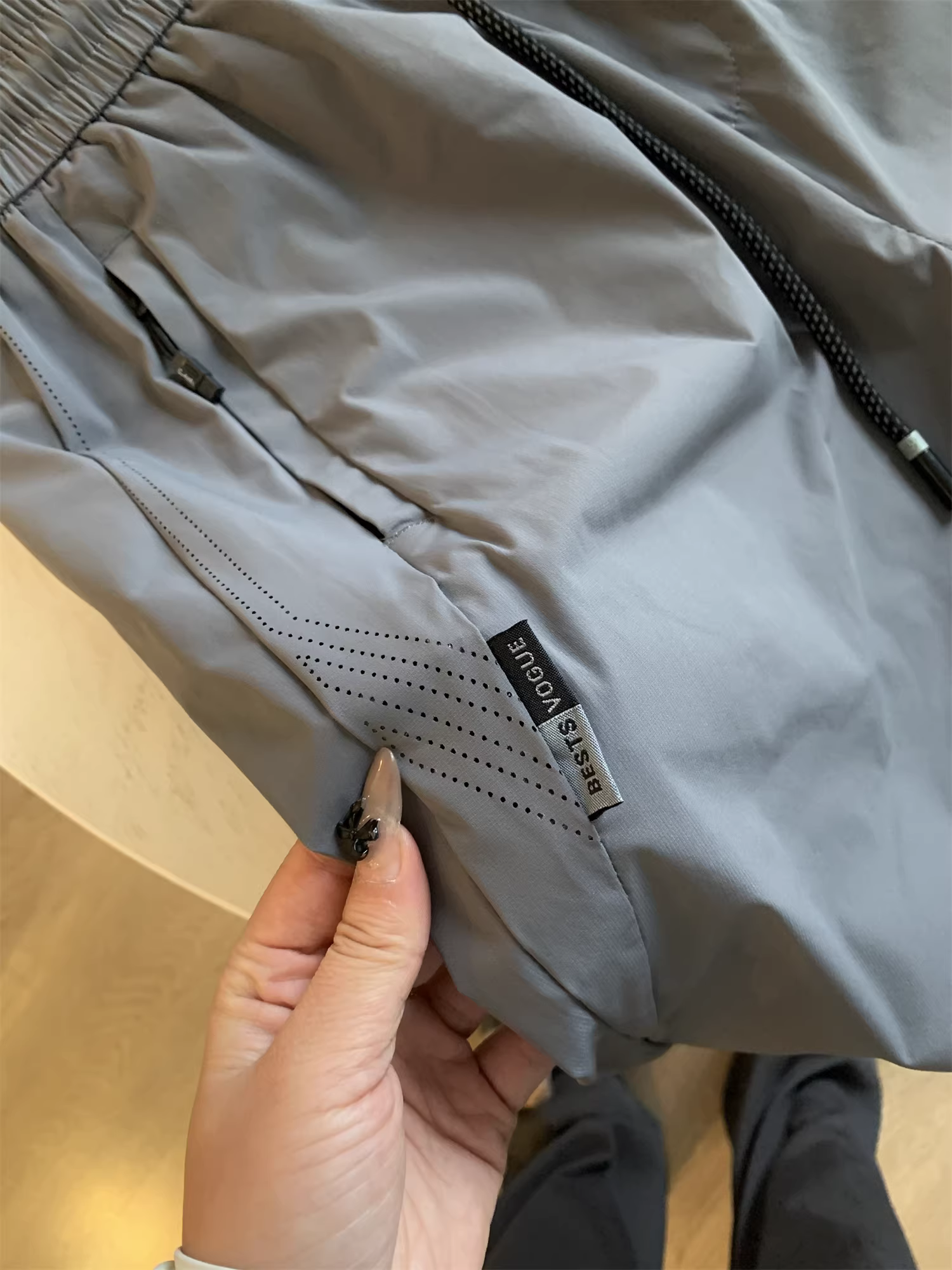 Vải thun nhanh khô Don Quixote! Nhẹ và thoáng khí! Quần short thẳng lưng thun co giãn năm phần dành cho nam.