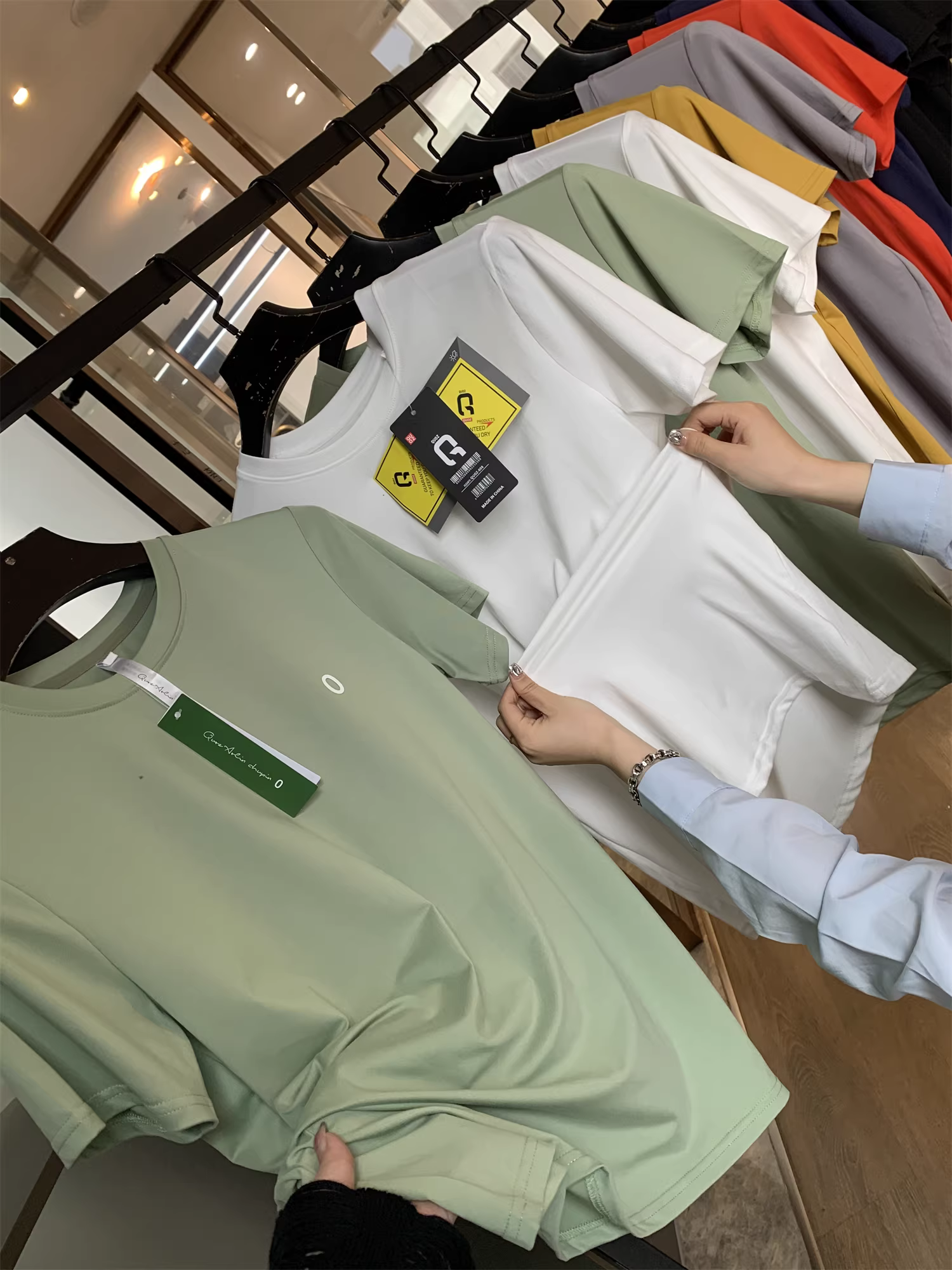 Đơn đặt hàng Don Quixote HK! Áo thun ngắn tay đa năng cơ bản dành cho nam mùa hè, thân thiện với da, thoáng khí, nhanh khô, có độ đàn hồi cao.