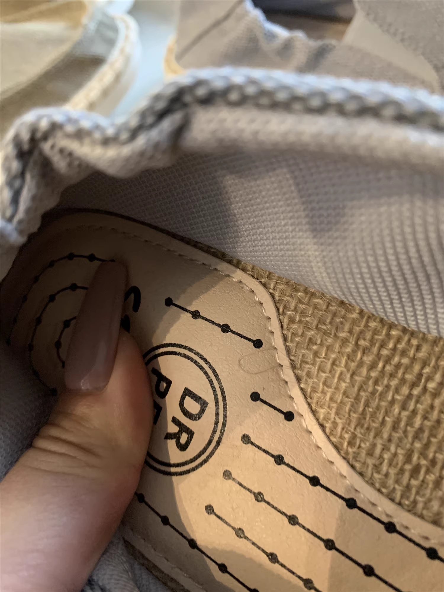 Don Quixote cung cấp một đôi giày DP39.9 USD! Giày vải lanh đế mềm thoáng khí mùa xuân hè, giày đế thấp dành cho nam.