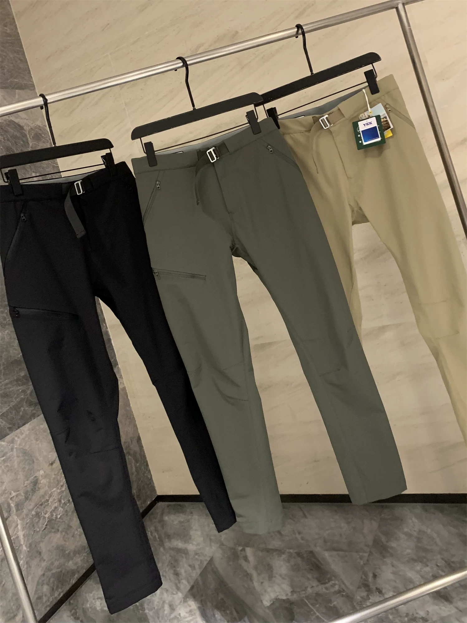 Quần dài phong cách Bắc Âu Don Quixote! Quần dài đa năng, chống gió và chống thấm nước, kiểu dáng thể thao, dành cho nam.