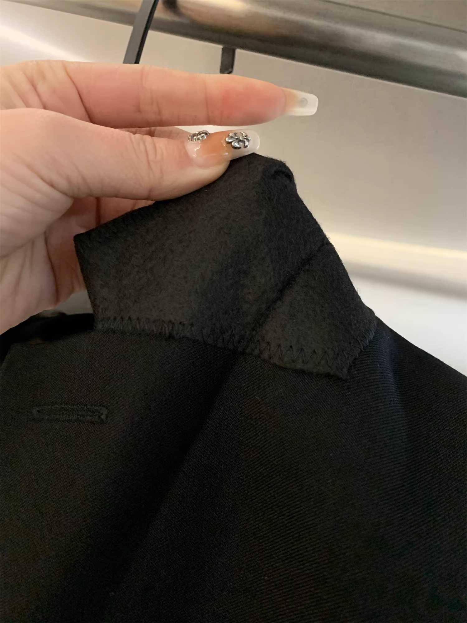 Áo vest nam chất liệu mịn, mềm mại, kiểu dáng thường ngày, giá cả phải chăng!