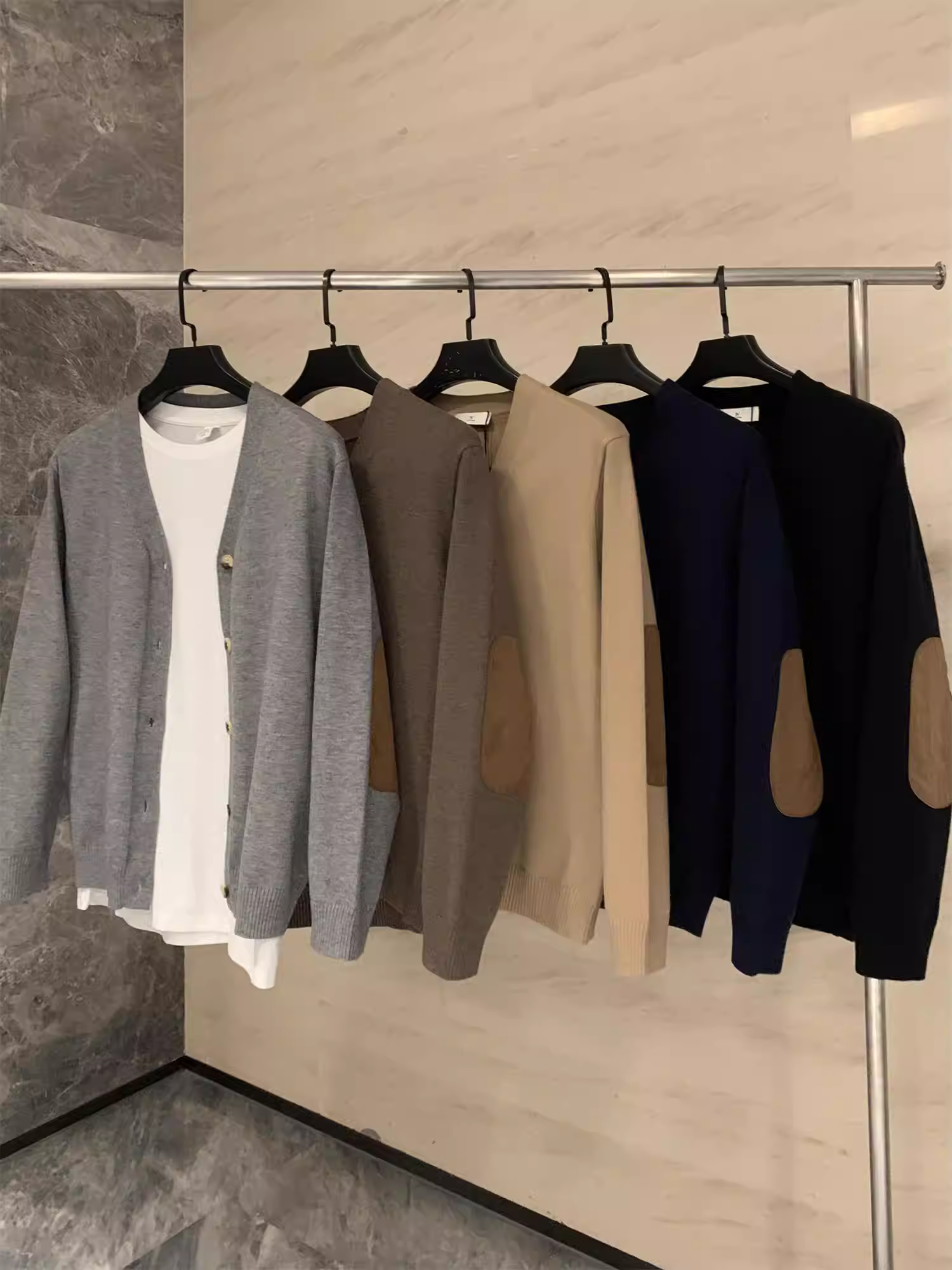 Don Quixote, quý ông thanh lịch! Áo len dệt kim cổ chữ V chất liệu acrylic chống xù, dành cho nam, mùa thu đông.