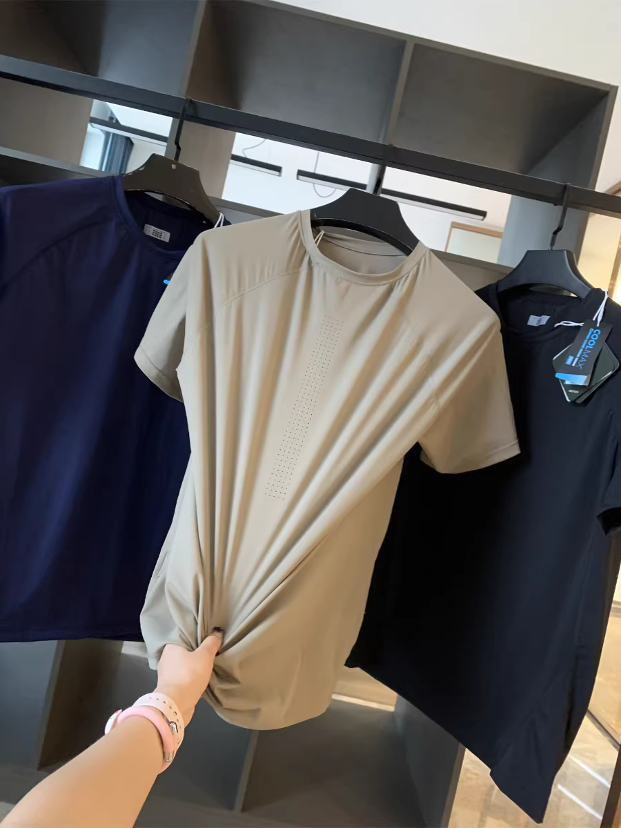 Phong cách Don Quixote! Vải thun co giãn bốn chiều đục lỗ bằng laser! Áo thun nam tay ngắn nhanh khô, kiểu dáng ba chiều, thích hợp cho hoạt động ngoài trời