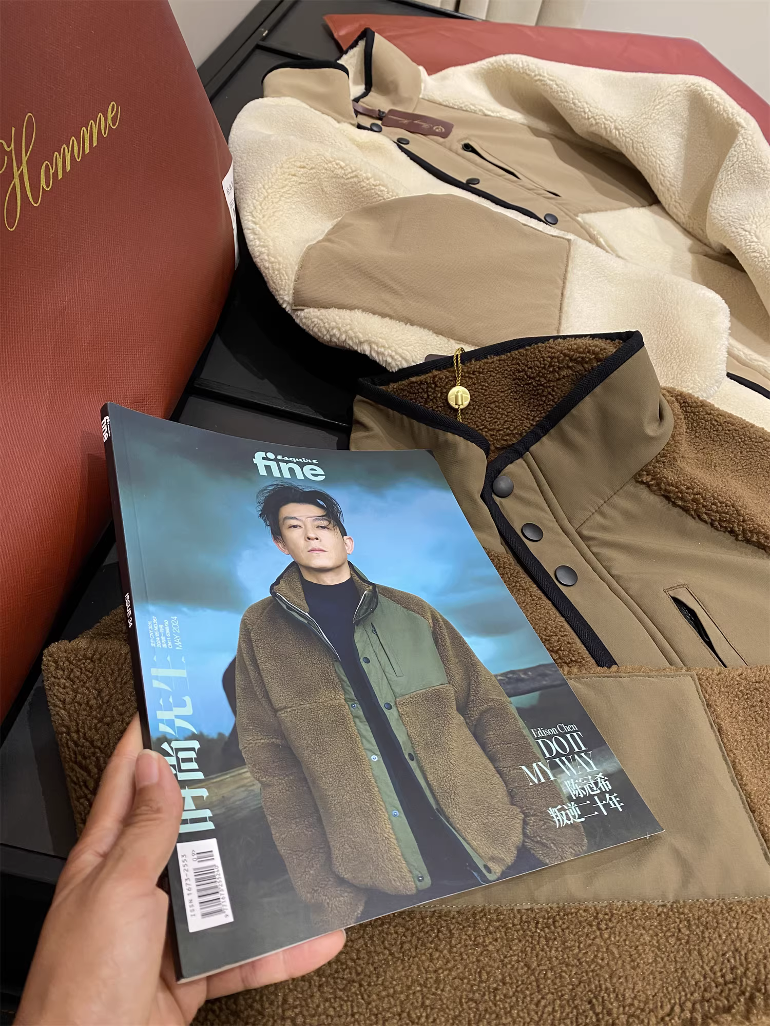 Don Quixote Dòng sản phẩm cao cấp! Phong cách tiền cổ điển! Áo khoác cổ đứng len giả lông cừu ấm áp mùa đông dành cho cặp đôi