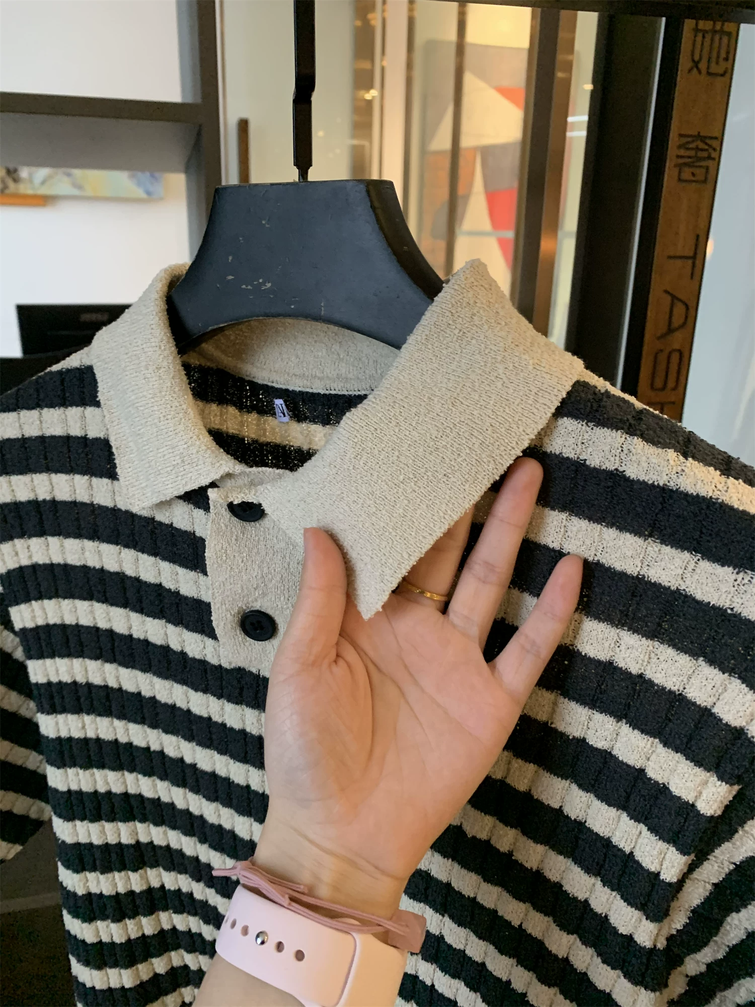 Don Quixote du hành khắp Tây Ban Nha! Áo polo nam chất liệu vải jacquard sọc, co giãn cao, thoáng khí, tay ngắn, có lớp vải bên ngoài.