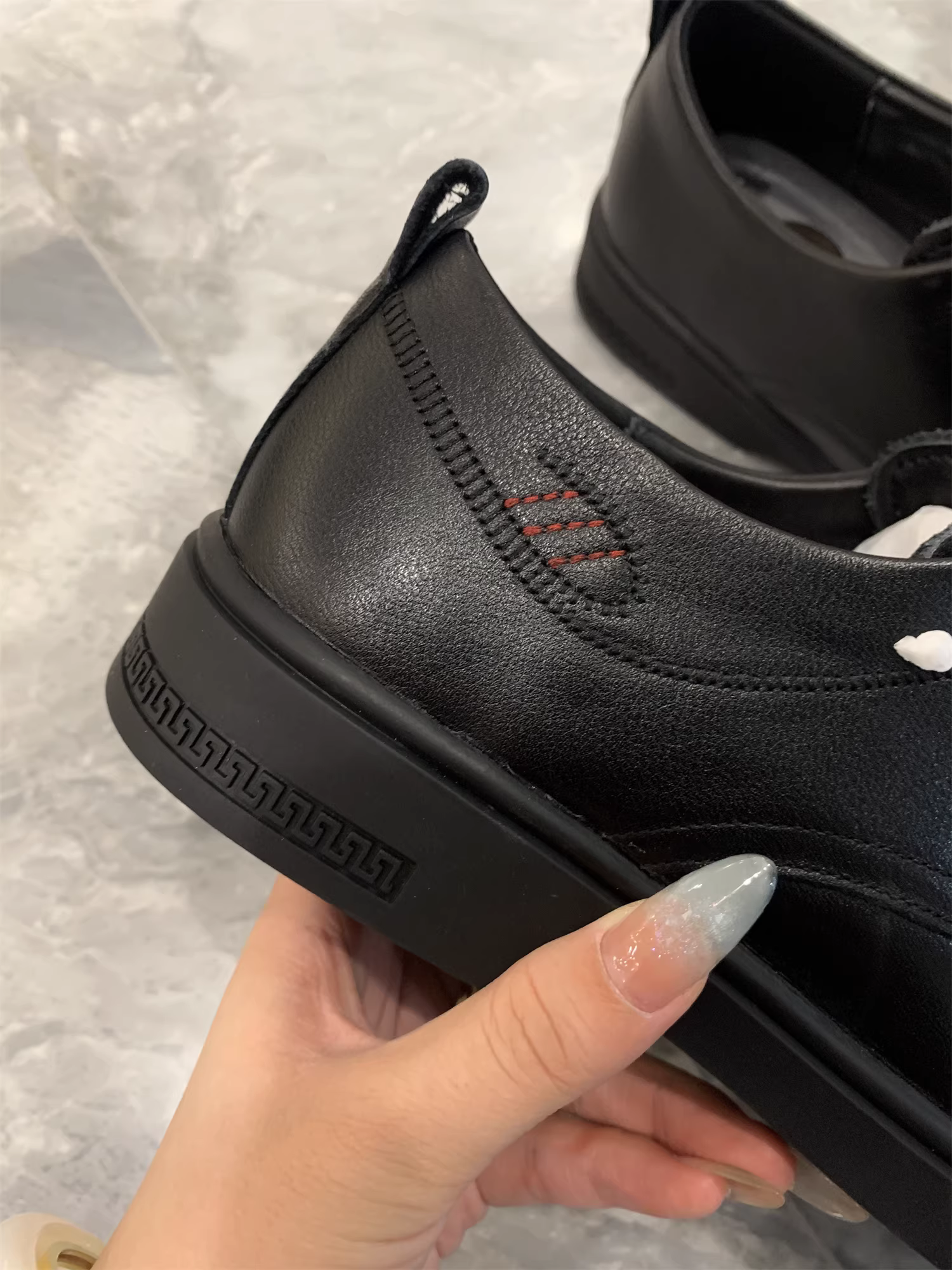 Don Quixote tìm thấy một món đồ giá rẻ! Da bò lớp đầu tiên chất lượng cao! Giày da nam công sở, kiểu dáng thường ngày, mềm mại, đàn hồi, chống trơn trượt, đế dày.