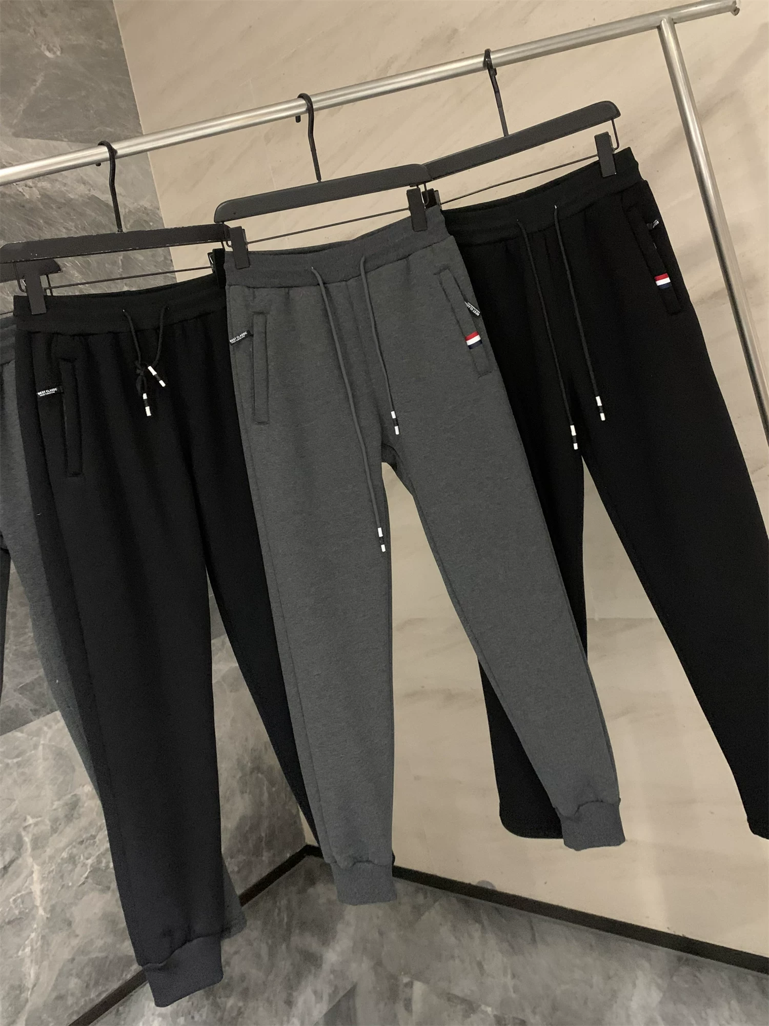 Đơn đặt hàng của công ty Don Quixote ODM! Quần thể thao nam mùa thu đông, lót lông cừu, dày dặn, ấm áp, ống đứng/thẳng, kiểu dáng thường ngày