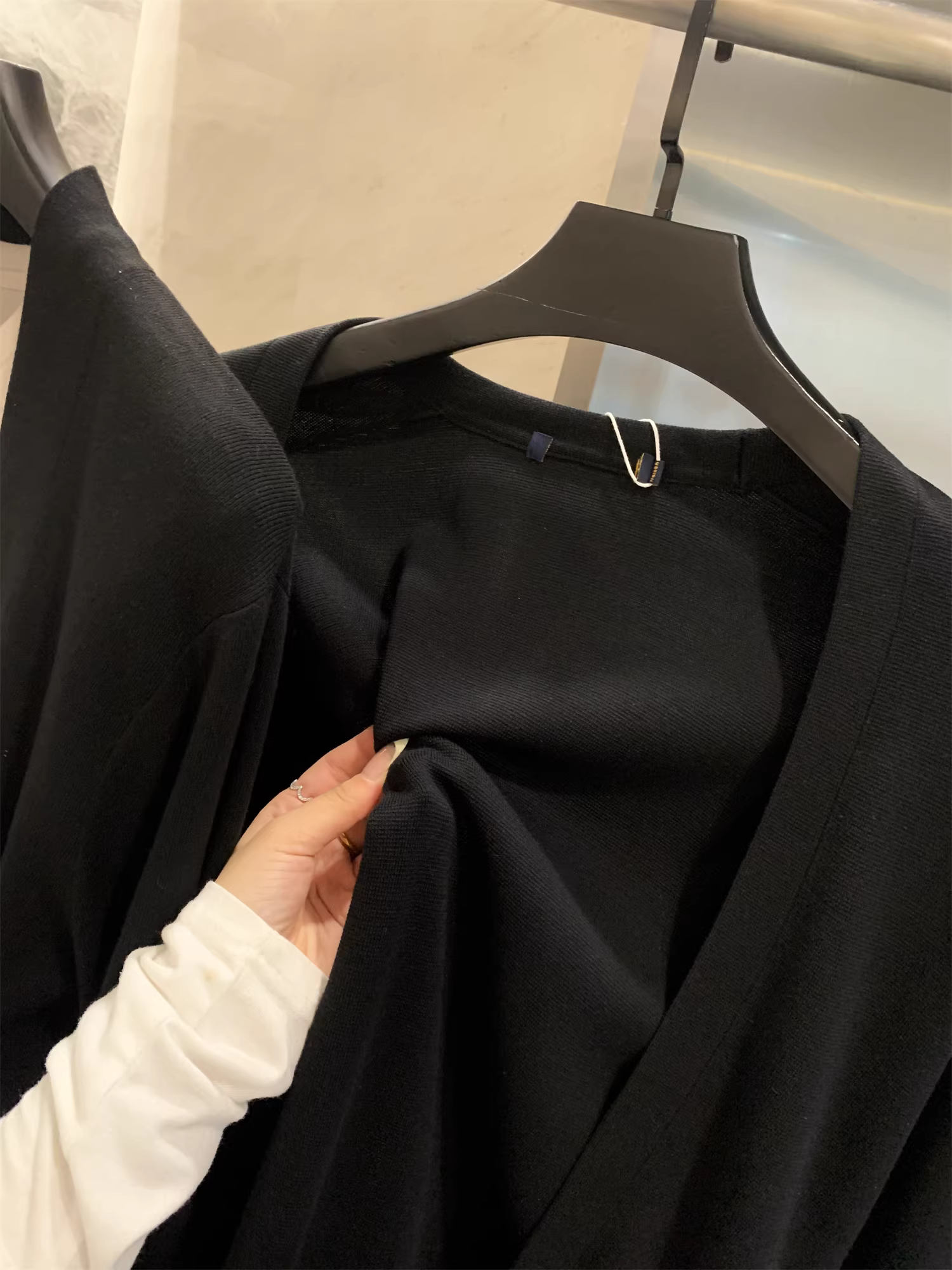 Đặt hàng tại xưởng len Don Quixote! Áo len cardigan nam mùa thu đông mới, chất liệu thoáng khí, thân thiện với da.