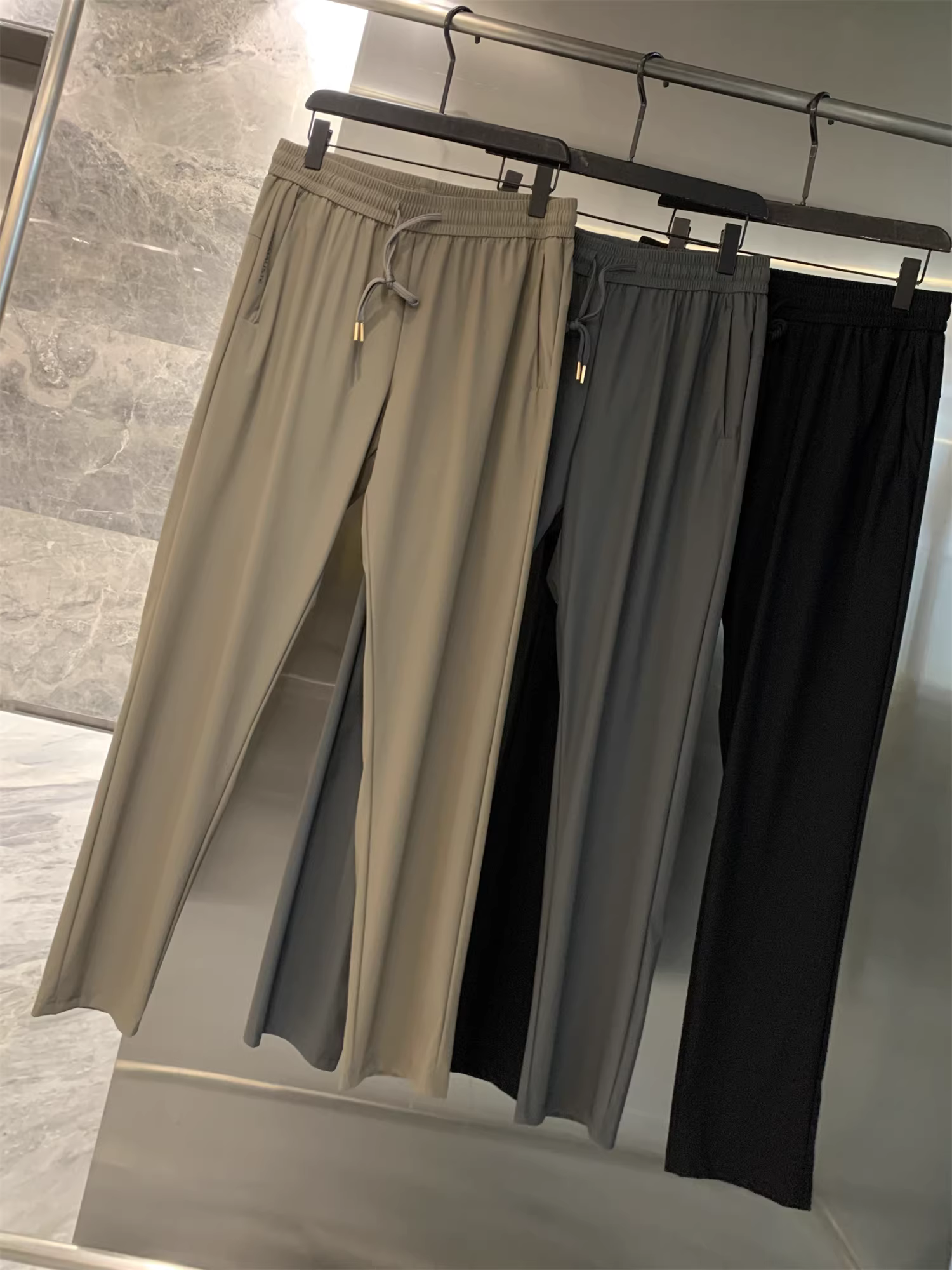 Don Quixote Công nghệ tuyệt vời! Phải có trong mùa hè! Quần âu dáng thẳng nhẹ, thoáng khí, mỏng, mềm mại dành cho nam.