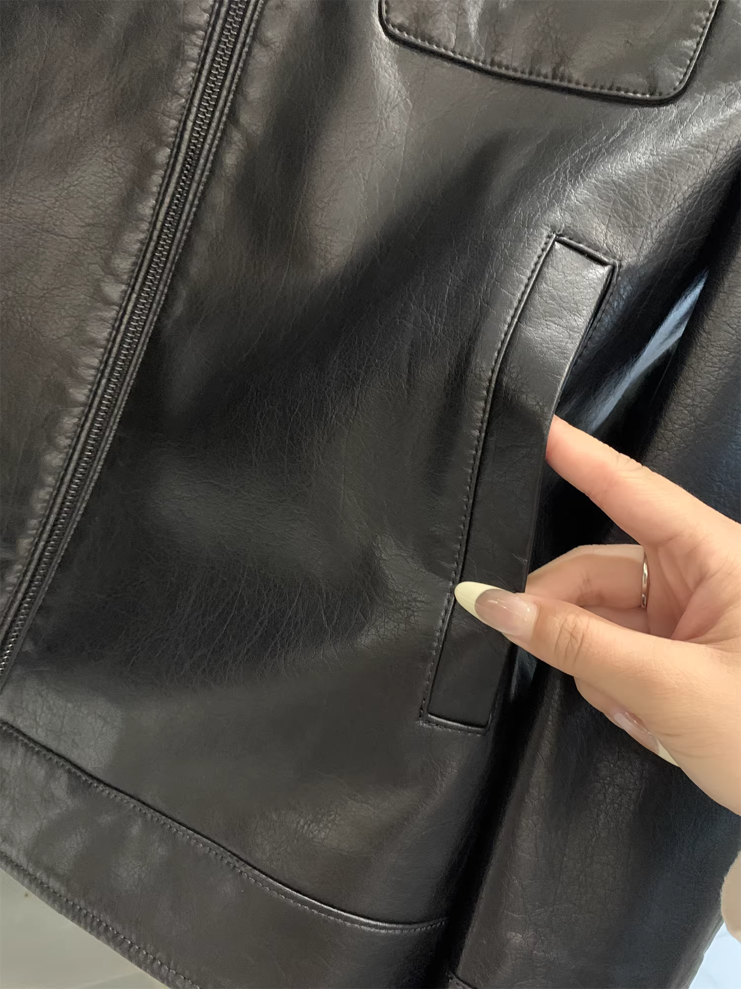 Don Quixote có hơn 1000 sản phẩm trong kho! Phong cách và sành điệu! Áo khoác công sở chất liệu da PU mùa thu, kiểu dáng cổ điển, áo khoác thường ngày dành cho nam.