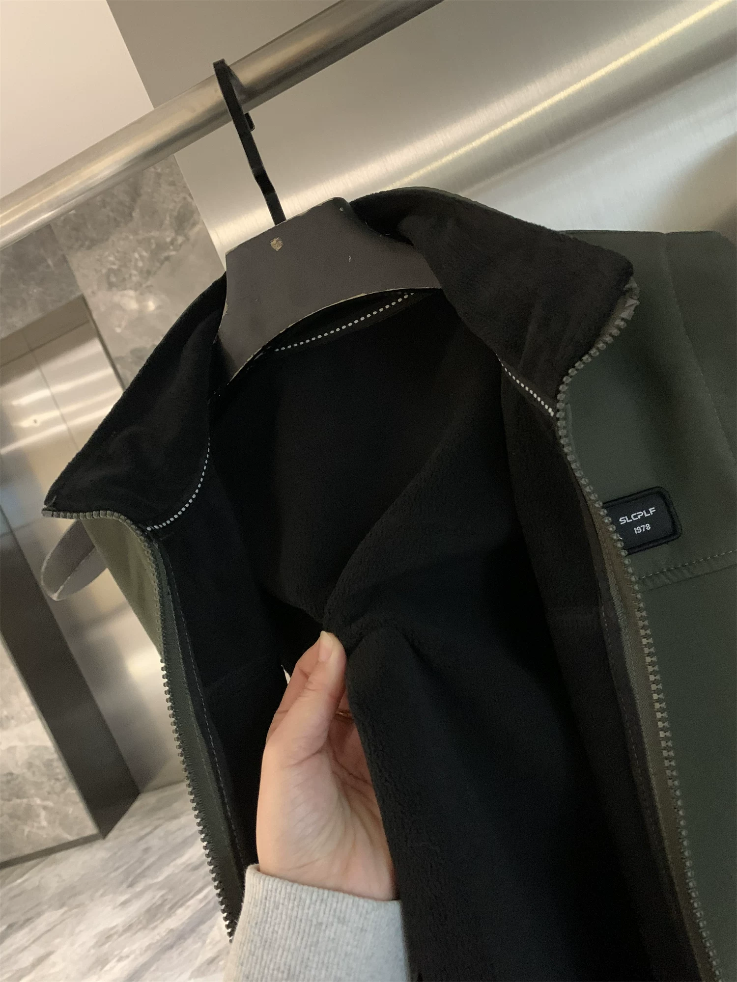 Dòng sản phẩm Don Quixote Outdoor Mountain! Áo khoác vest nam cổ đứng đa năng, màu trơn, chống gió và ấm áp mùa thu đông