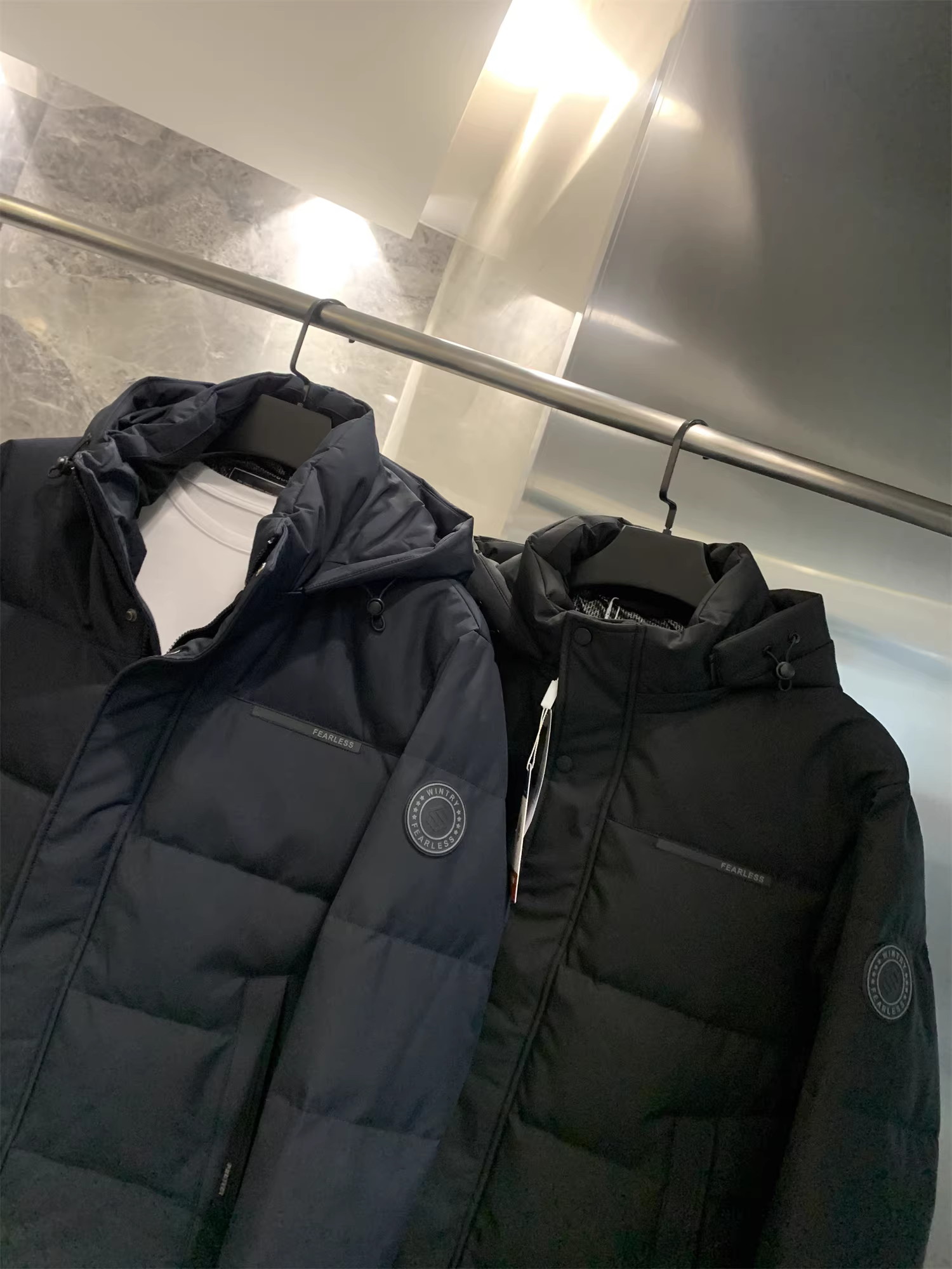 Áo khoác phao có mũ trùm đầu dành cho nam Don Quixote ODM, sản phẩm độc quyền! 90% lông vũ vịt! Trọng lượng cao, độ phồng cao, dày và ấm áp.