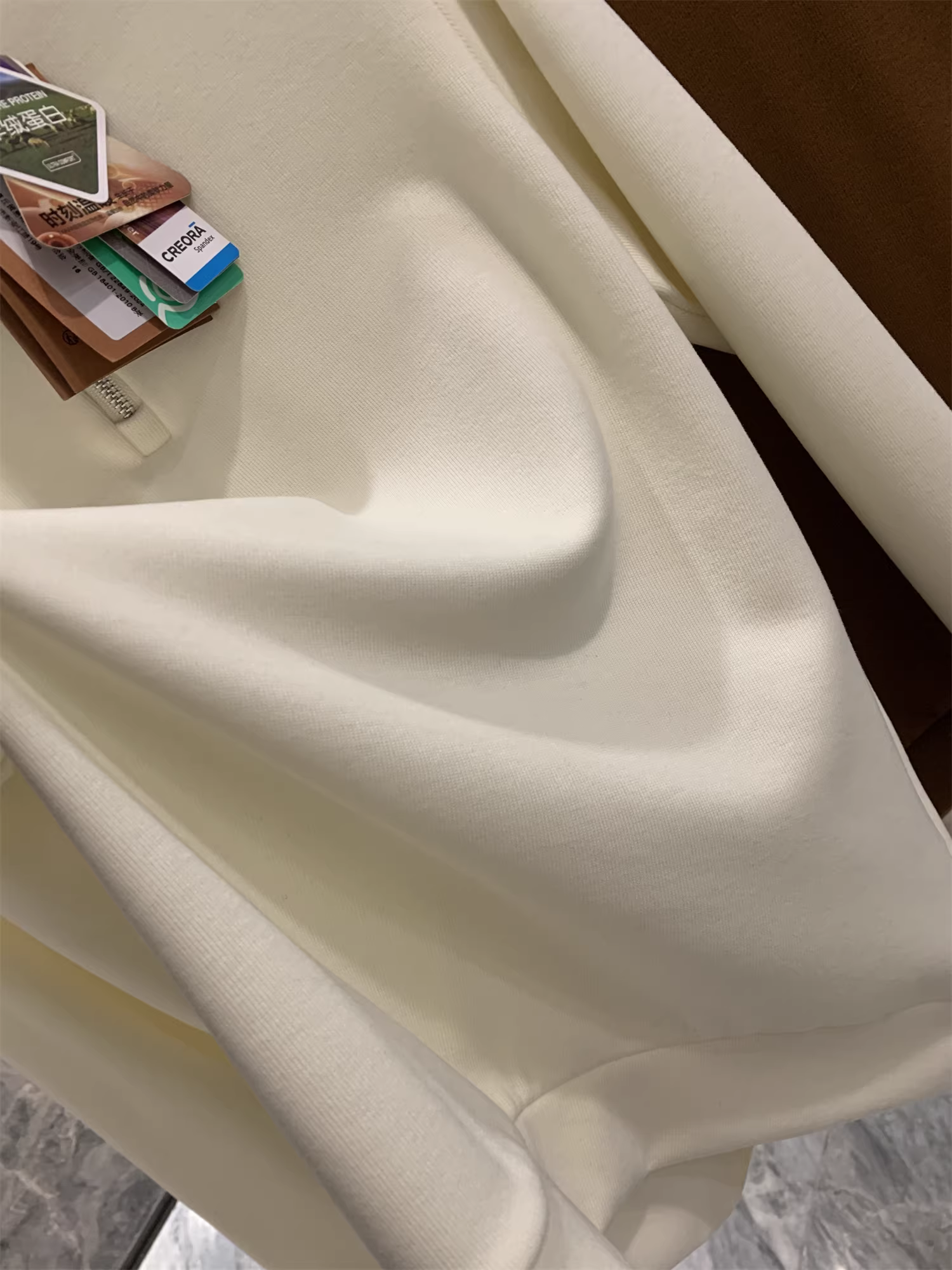 Don Quixote, phong cách tiền bạc cổ điển! Áo khoác nam mùa thu đông, kiểu dáng xếp lớp, nửa khóa kéo, phong cách kinh doanh giản dị, chống gió và giữ ấm.