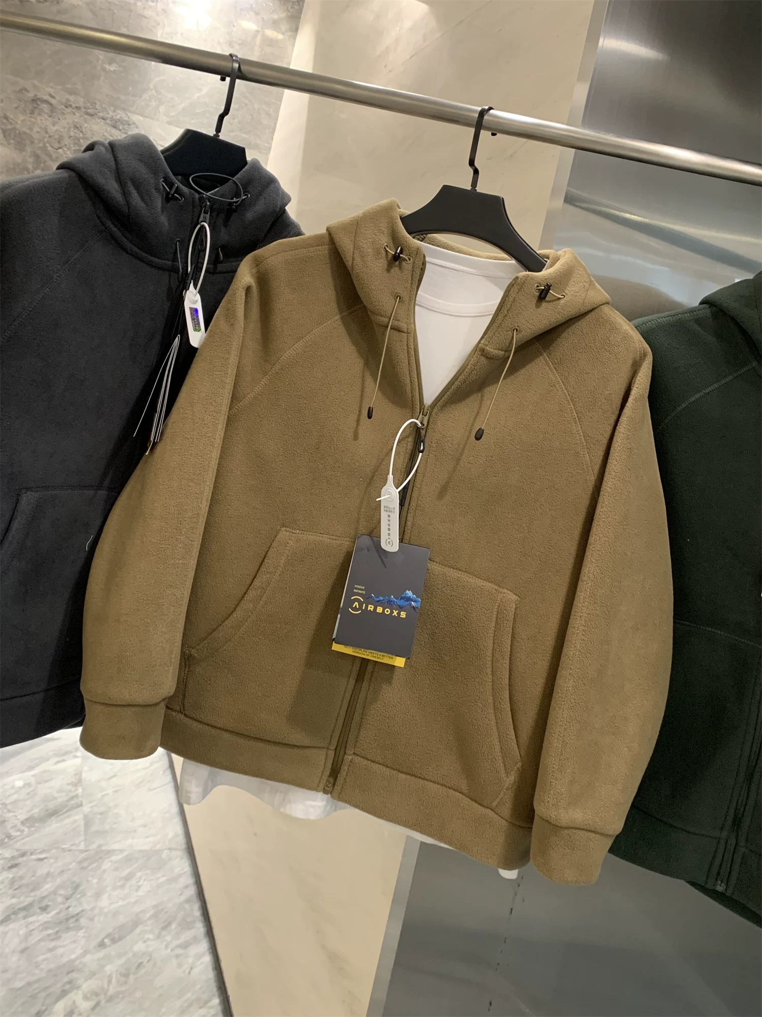 Don Quixote: Một chiếc áo có thể giữ ấm bạn suốt mùa đông! Trọng lượng nặng 680g! Áo khoác có mũ trùm đầu bằng lông cừu dày hai mặt dành cho nam giới trong mùa thu và mùa đông.