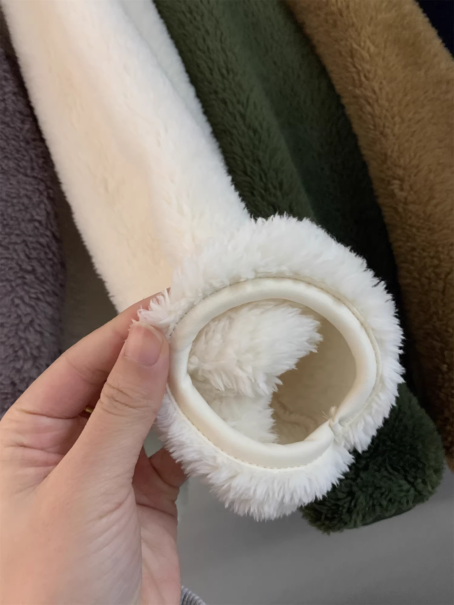 Don Quixote là một cuốn sách bán chạy nhất theo phong cách Nhật Bản! Áo khoác lông cừu dài có khóa kéo màu trơn ấm áp mùa thu đông dành cho cặp đôi.