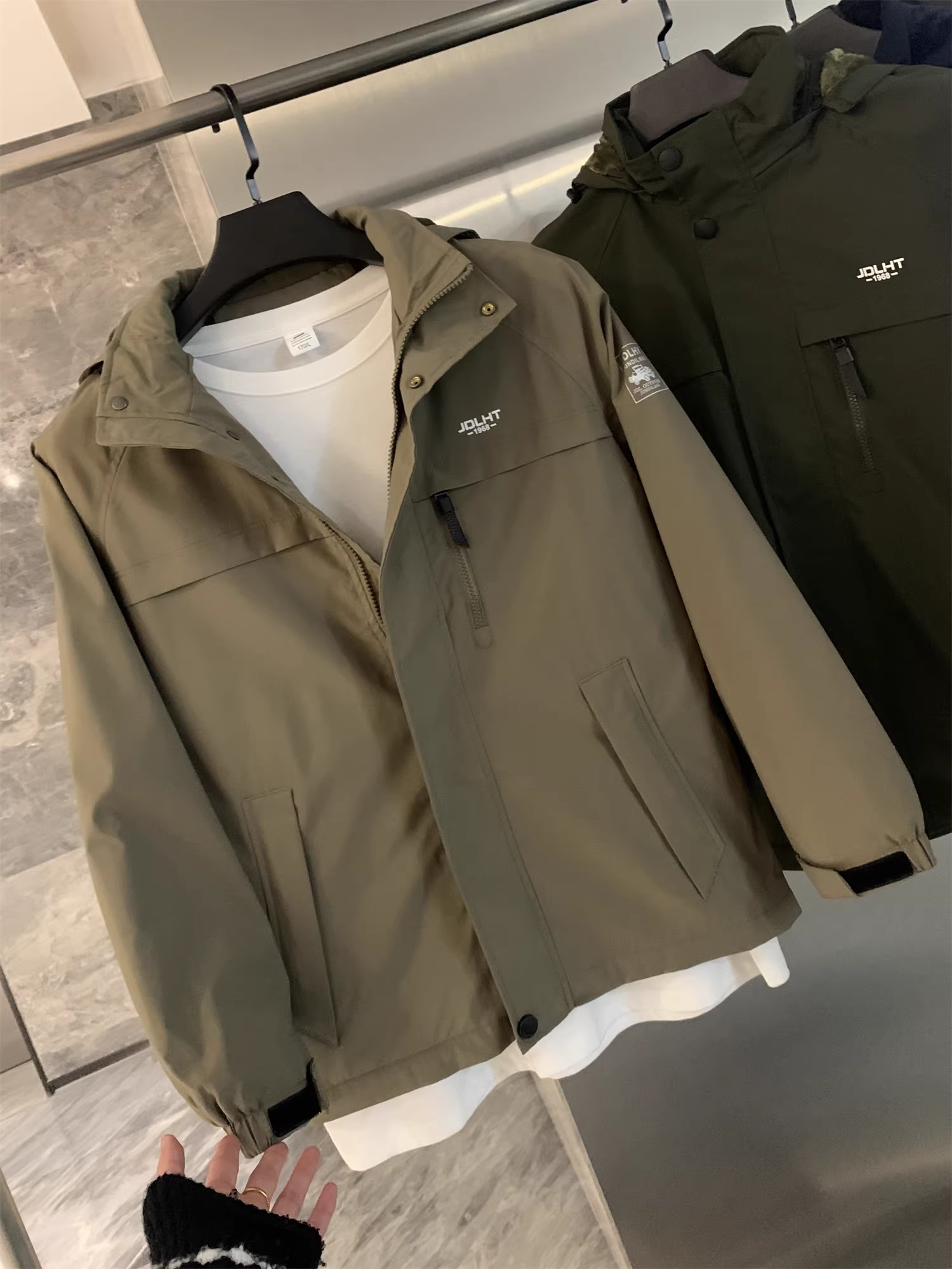 Don Quixote Technology Outdoor! Áo khoác làm việc mùa đông nam, lót lông cừu và dày dặn! Chống gió và ấm áp, kiểu dáng thời trang.