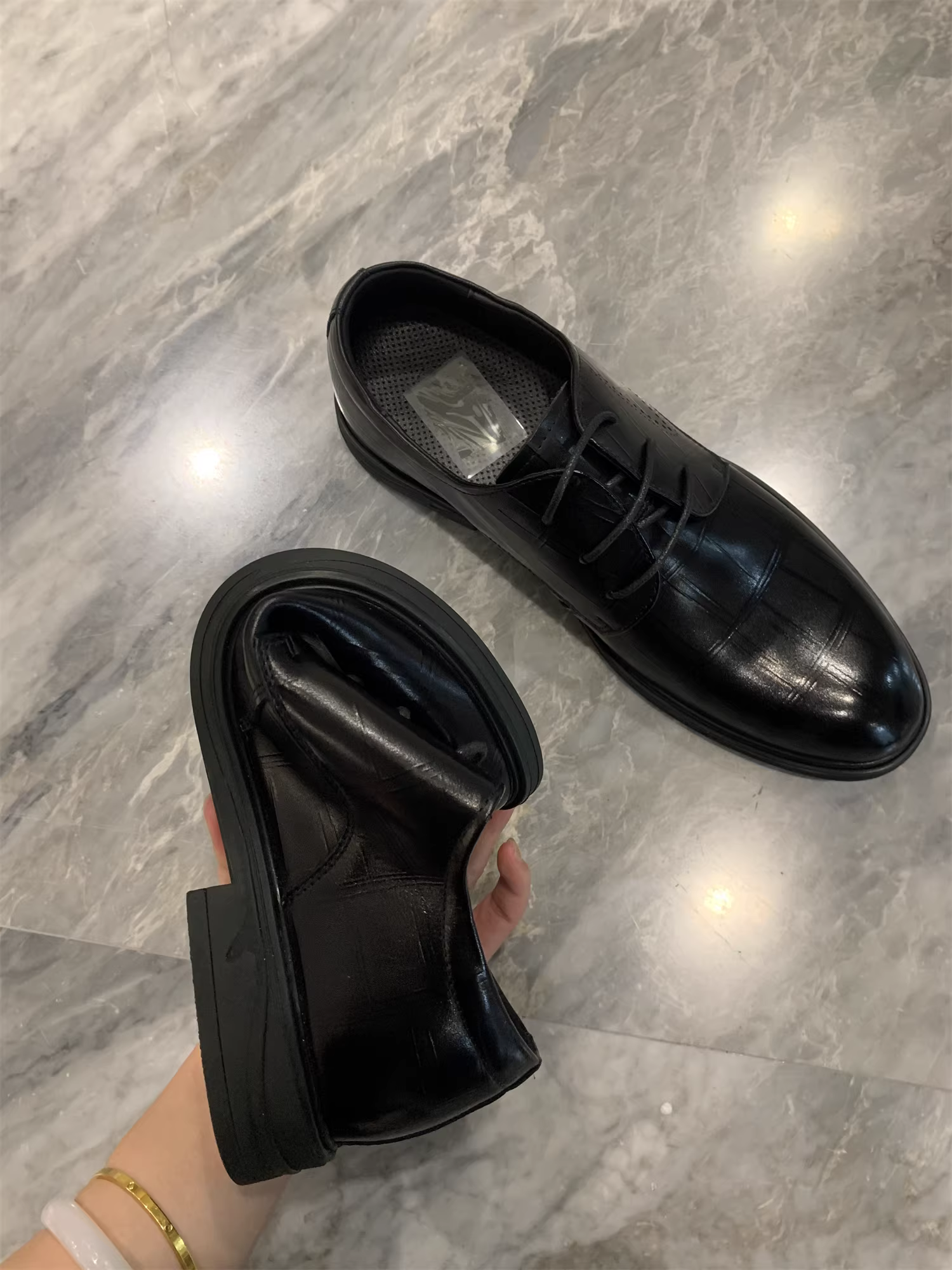 Ưu đãi đặc biệt Don Quixote! Giày da nam mùa xuân thu, chất liệu da bò thoáng khí, kiểu dáng lịch sự nhưng thoải mái.