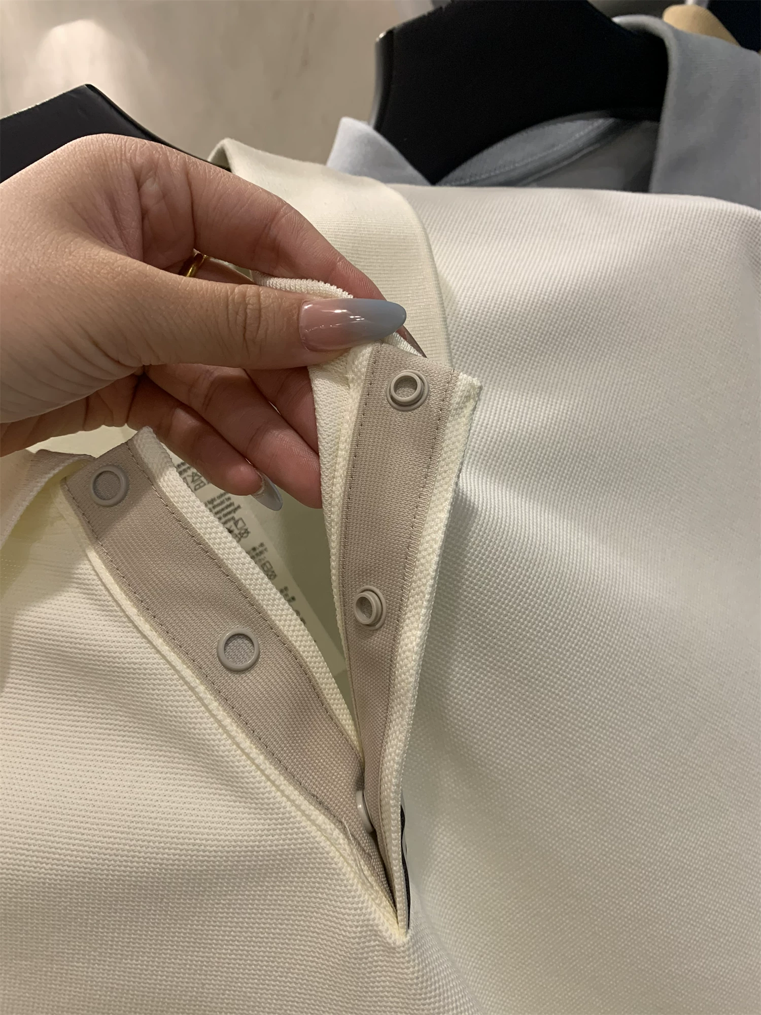 Áo Polo nam cao cấp Don Quixote! Thoáng khí và thấm hút mồ hôi! Áo sơ mi POLO ngắn tay, kiểu dáng cổ điển, phối màu sọc, phong cách thường ngày.